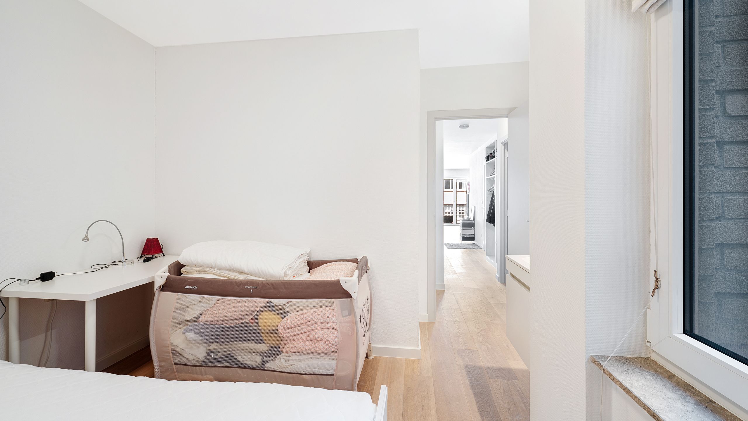 Instapklaar appartement met zijdelings zeezicht aan het Driehoeksplein [Zoute] foto 21