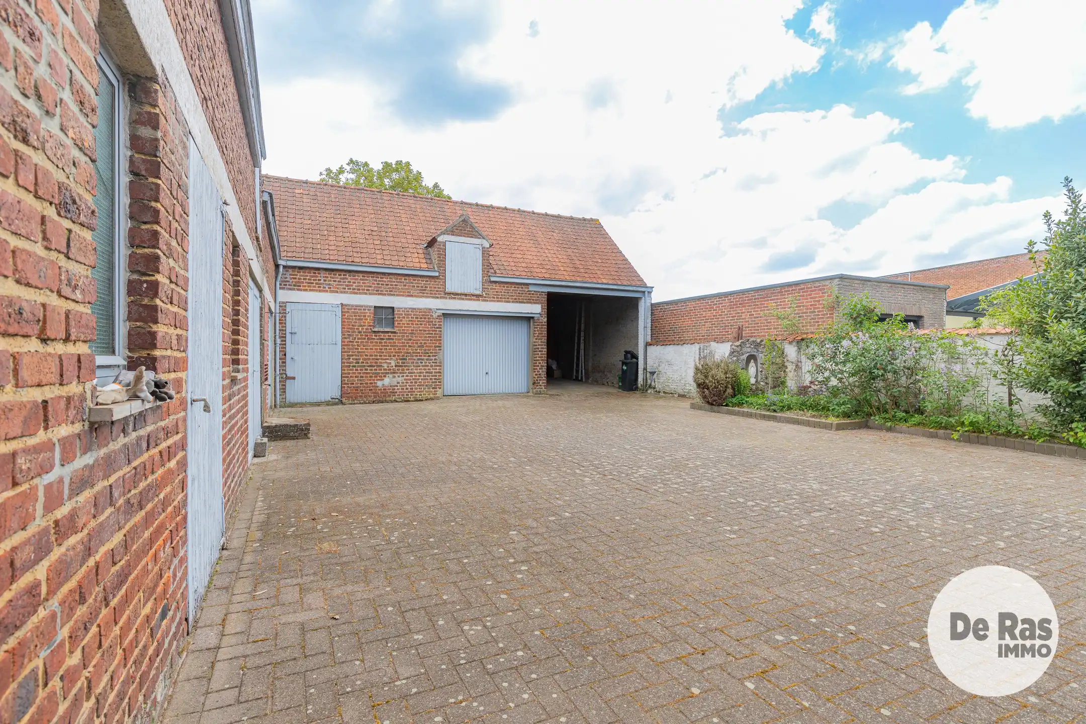 BURST - Te renoveren woning met tal van mogelijkheden foto 25