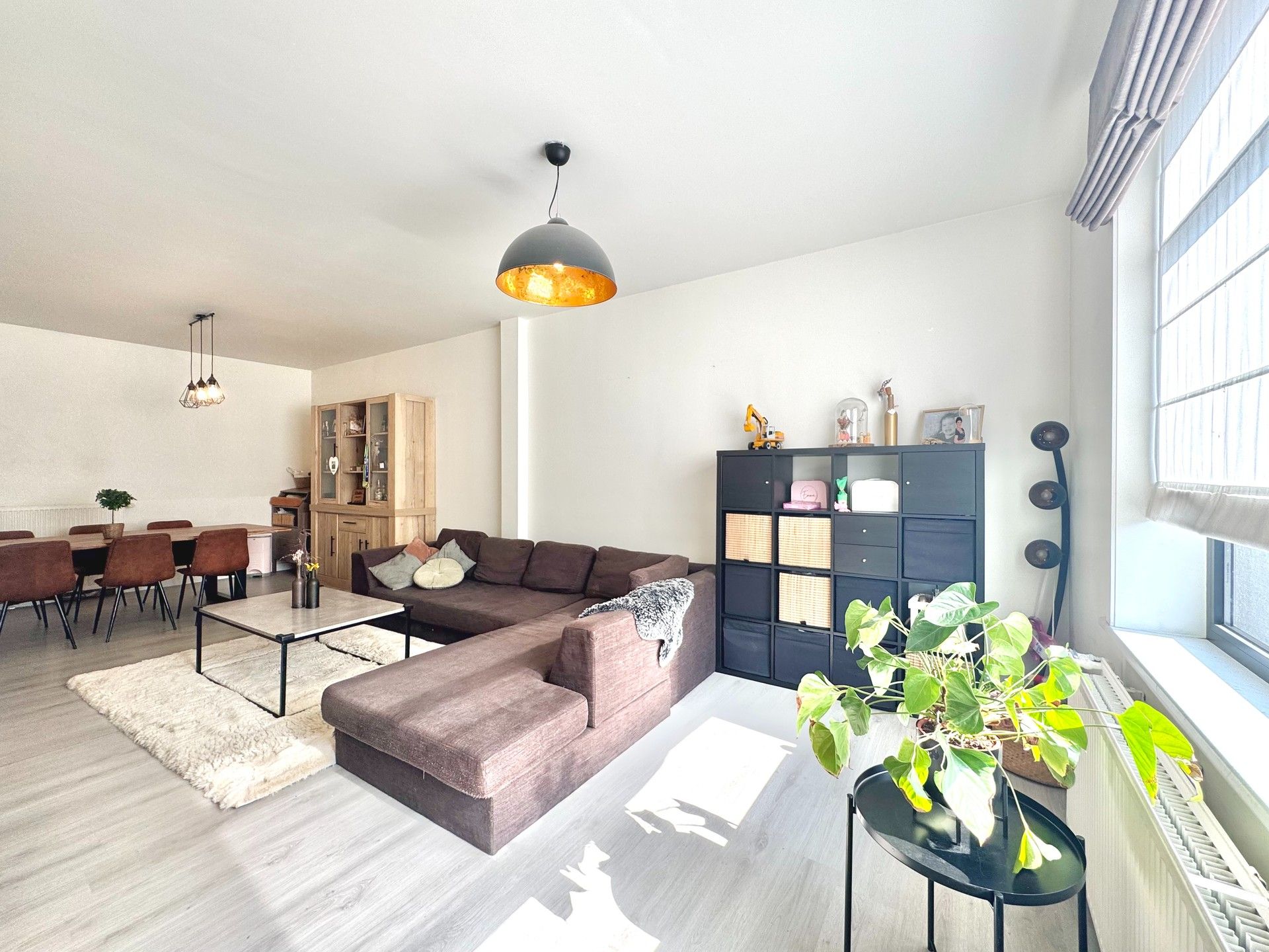 WONING MET 4 KAMERS - TUIN - GROTE CARPORT & UITWEG ACHTERAAN - 433 M² foto 6