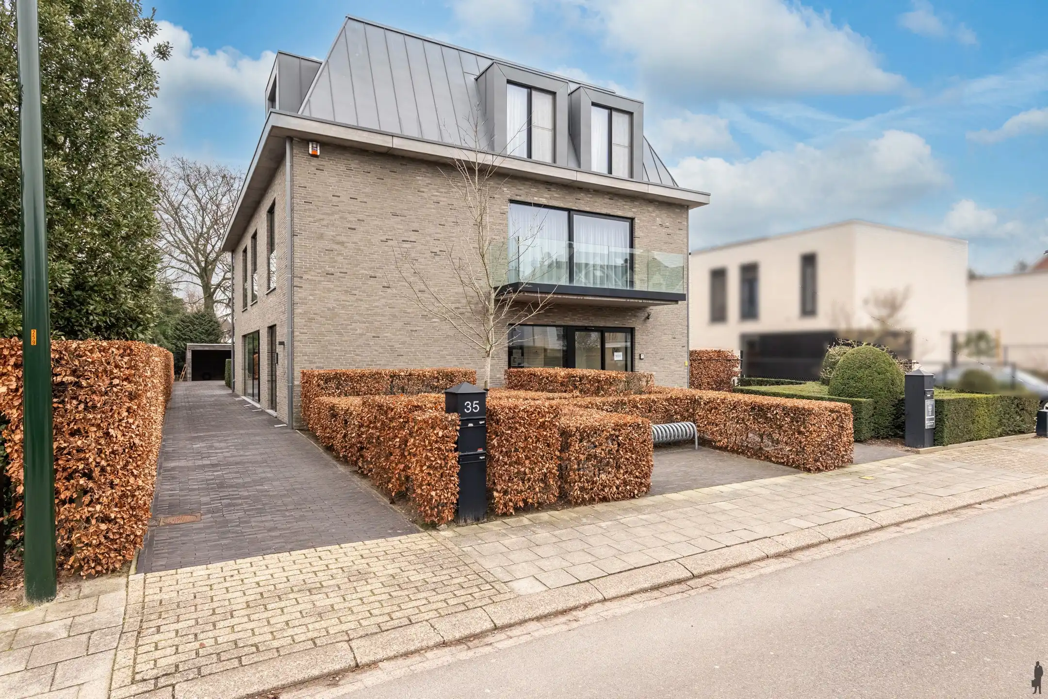 Stijlvol appartement op tweede verdieping met royaal terras foto 3