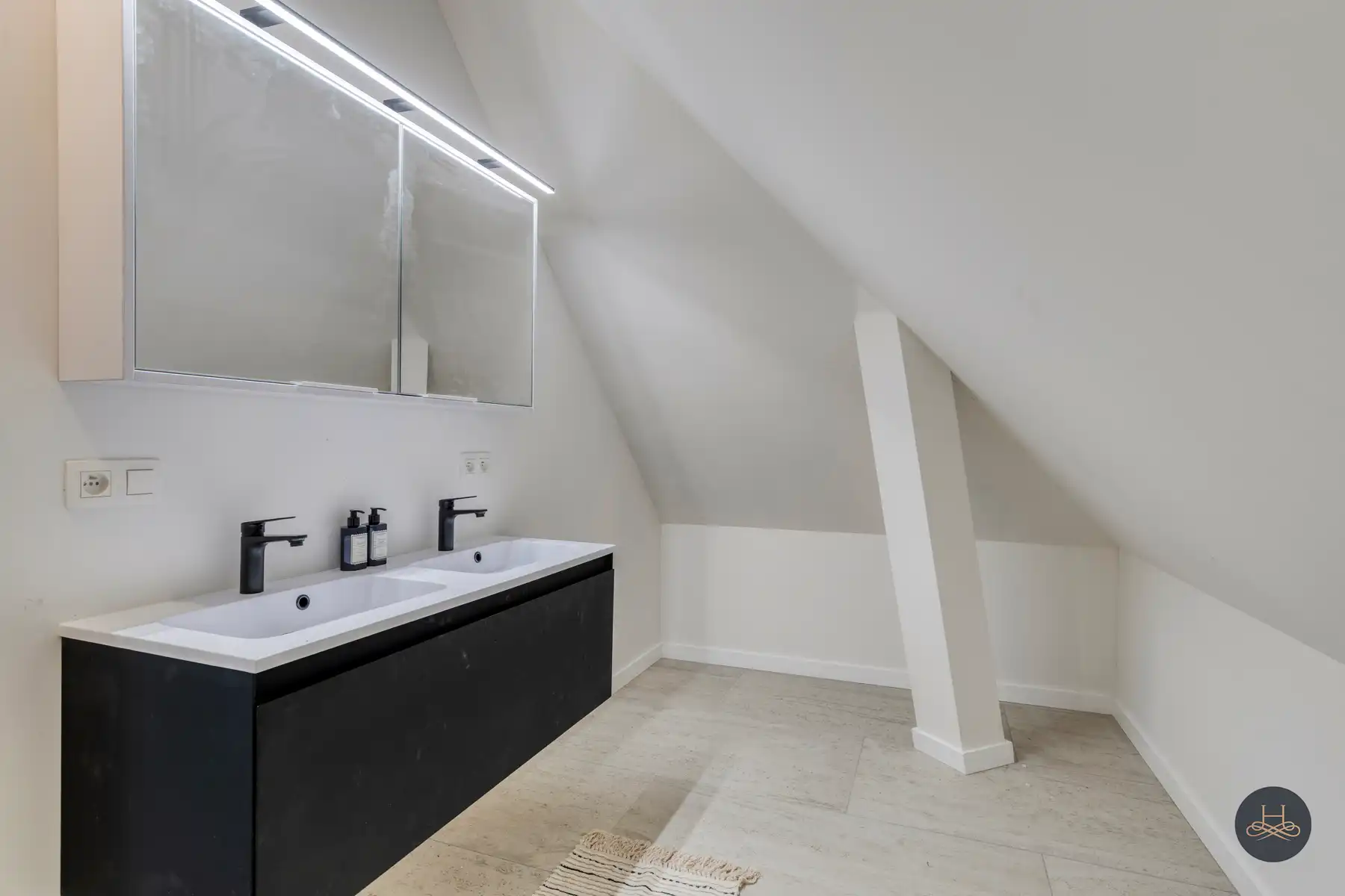 Kwalitatief afgewerkte penthouse tegenover Bloso-domein foto 23