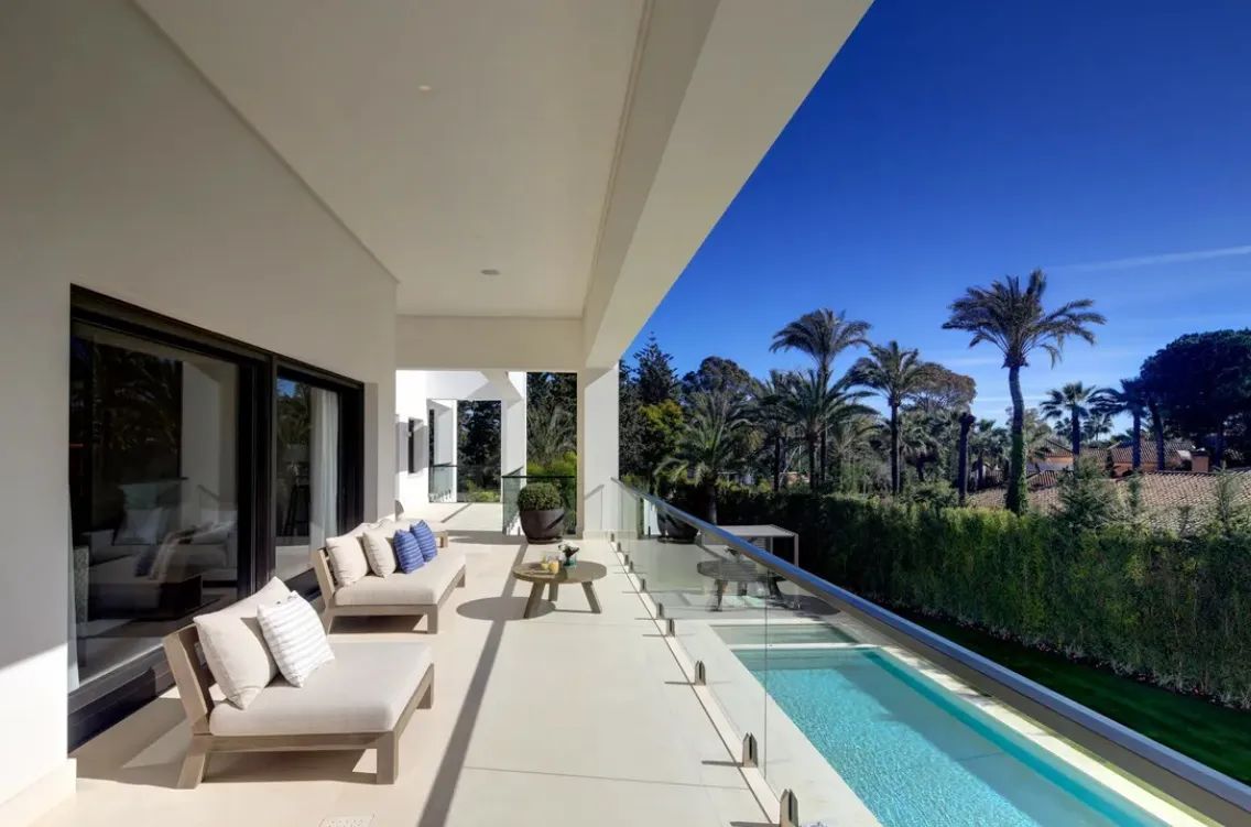 Luxe villa met privézwembad op wandelafstand van het strand in Guadalmina, Marbella foto 16