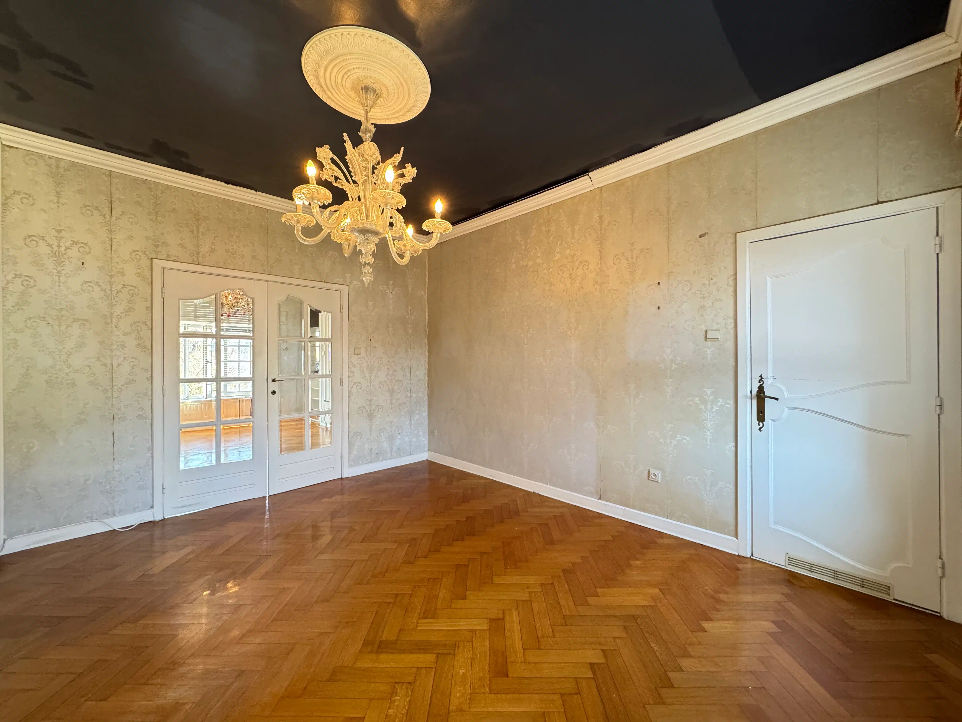 Unieke renovatiekans op topligging in Mariakerke foto 5