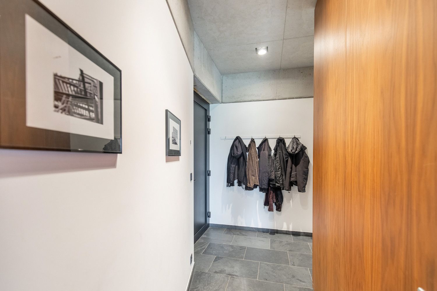 Moderne architectuurwoning op een perceel van 20a foto 34