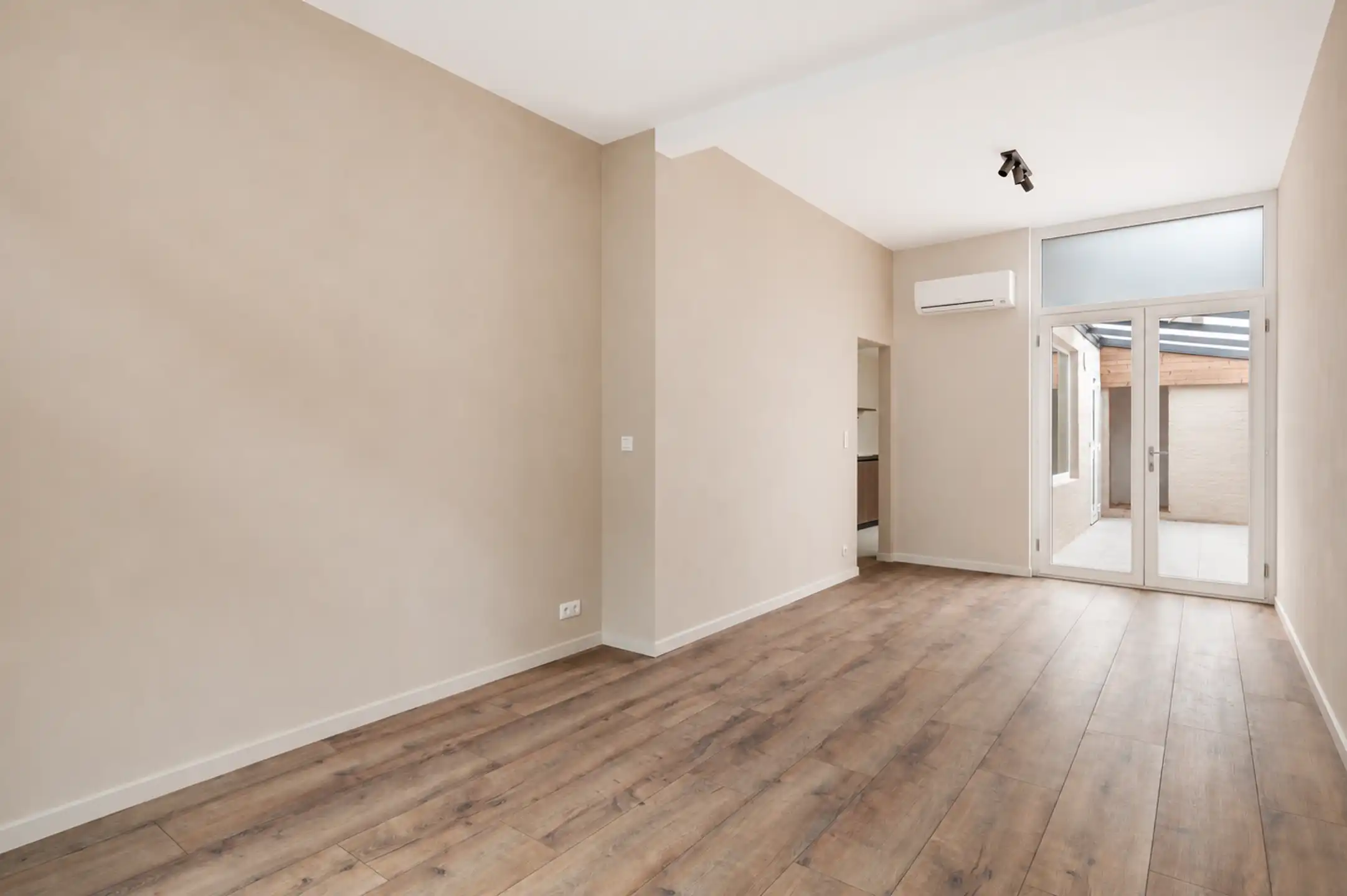 Prachtig gerenoveerde woning in het centrum van Aartselaar foto 8