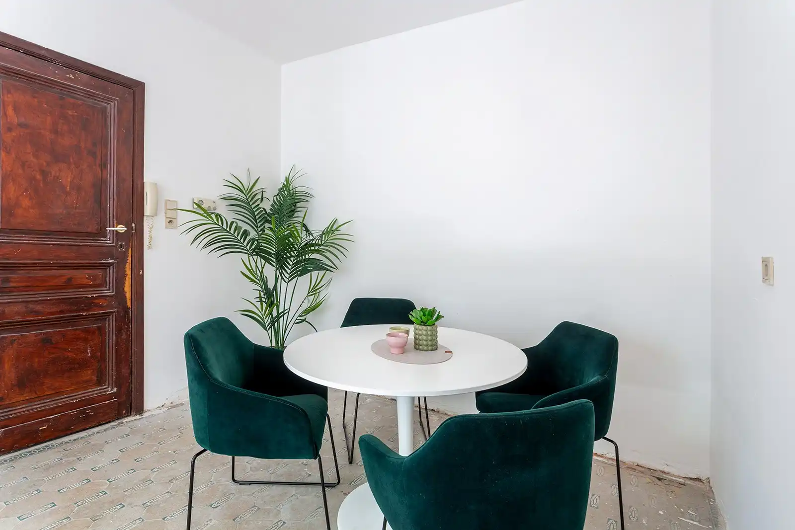 Woning met 6 slaapkamers, volledig naar eigen smaak renoveren foto 7