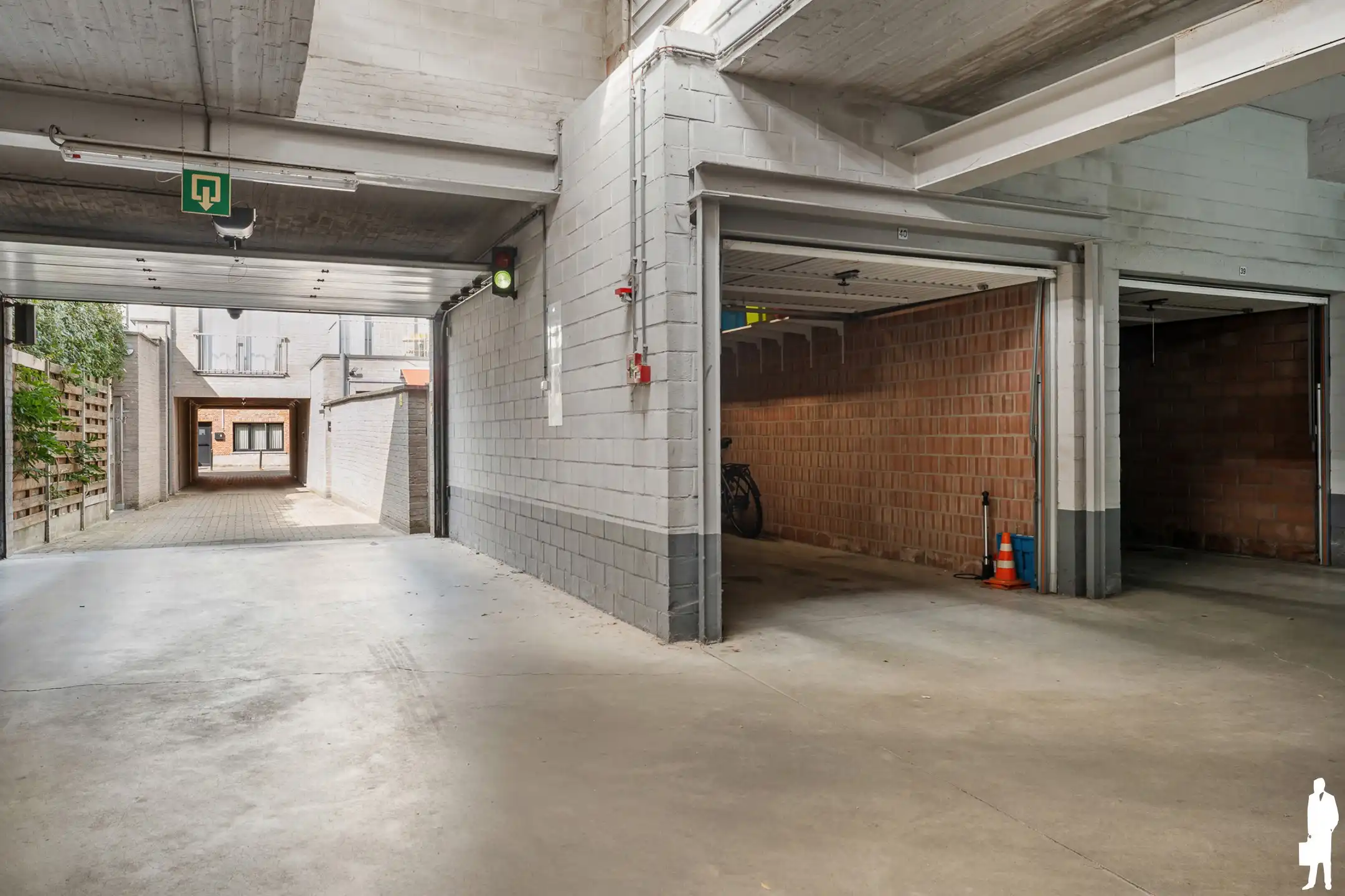 Lichtrijk dakappartement met riant dakterras en autobox foto 23