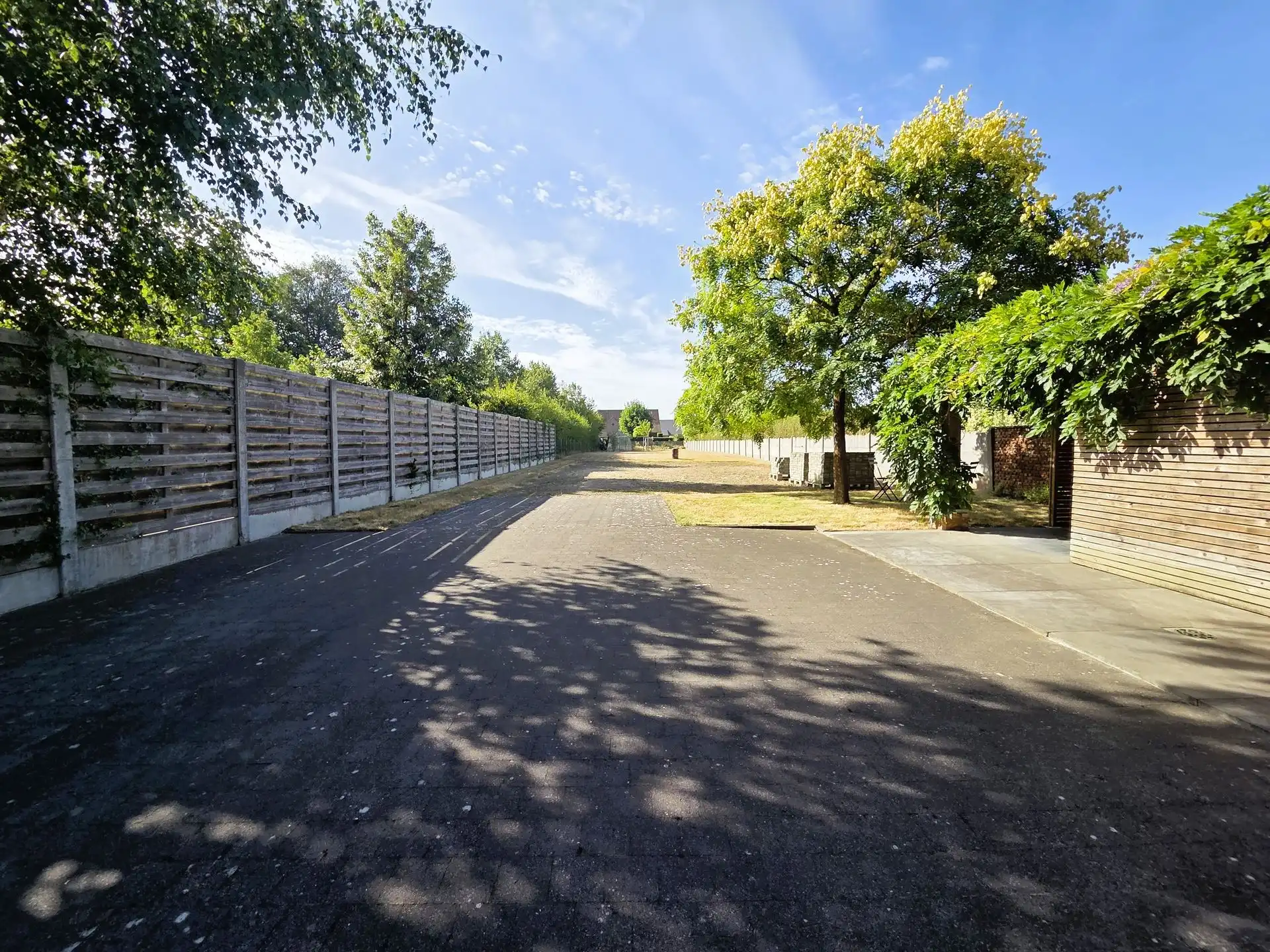 Charmante instapklare woning met zuidgerichte tuin op 1160 m² foto 2