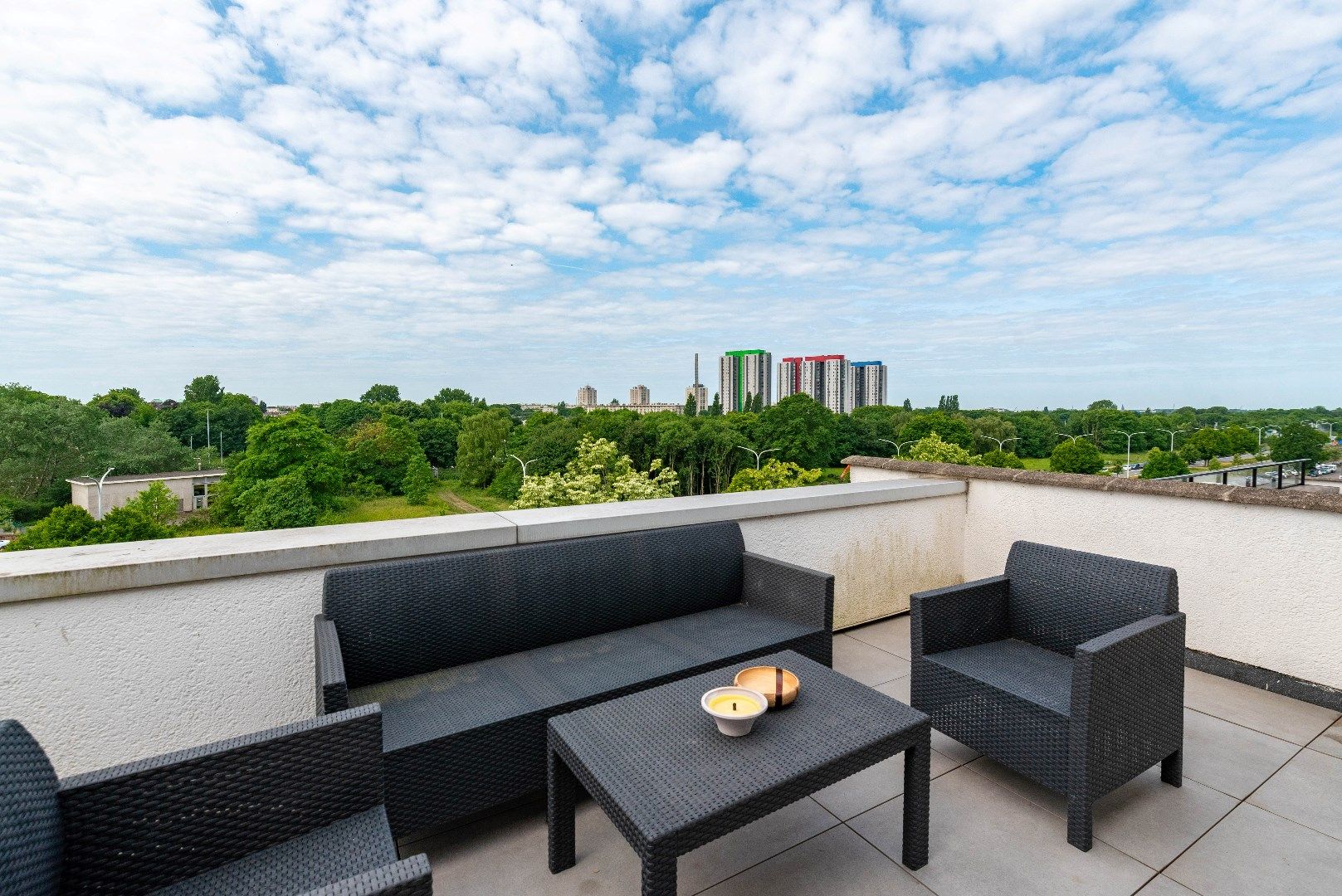 Modern penthouse op het Antwerpse Zuid foto {{pictureIndex}}