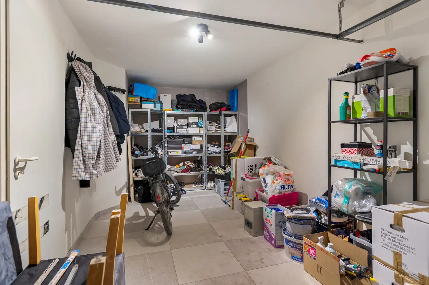 Ruime woning met 4 slaapkamers, 3 badkamers, inpandige garage en tuin! foto 8