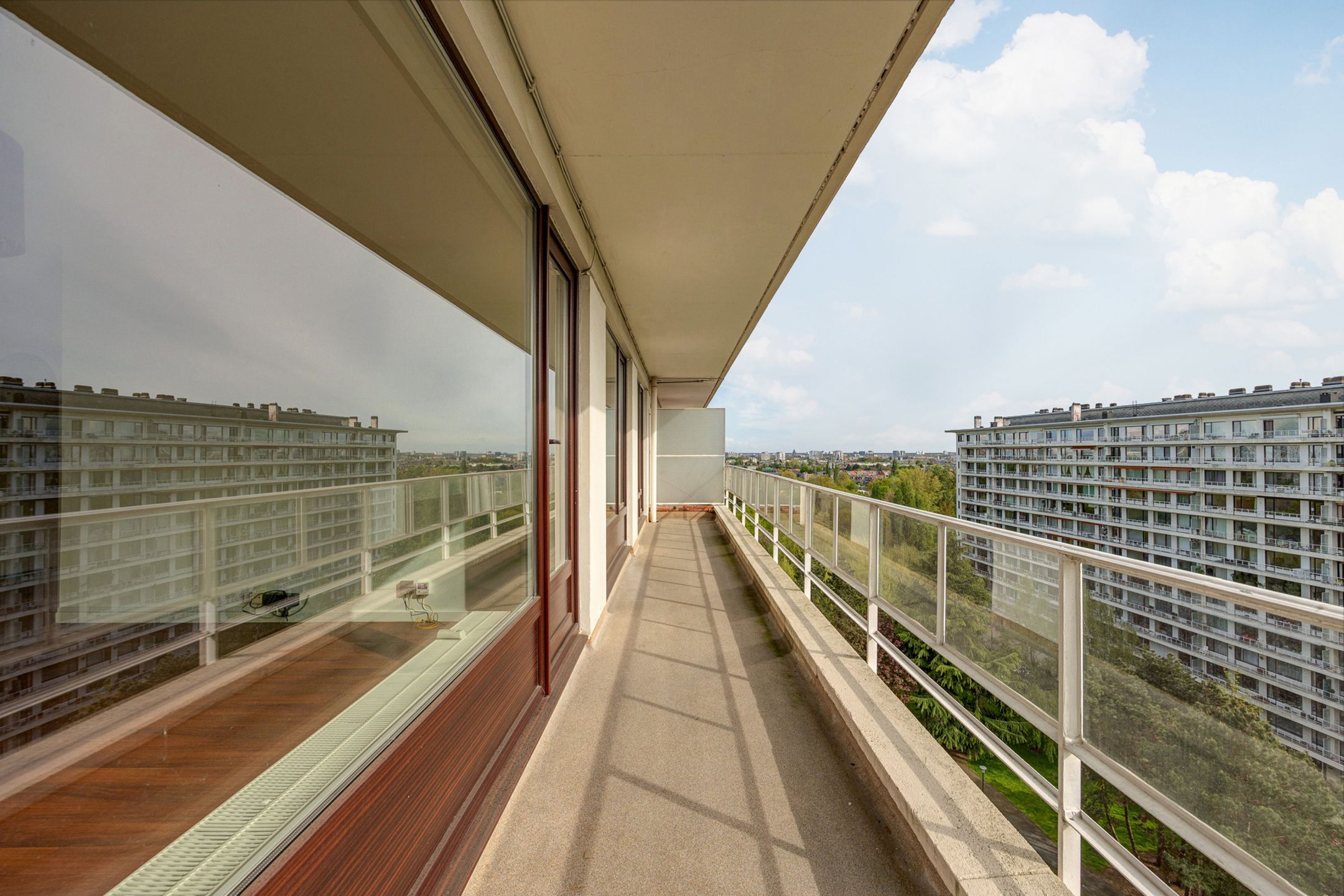 BERCHEM - Twee slaapkamerappartement met zicht op groen park foto 10