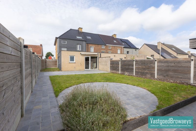 Instapklare woning met 4 slaapkamers, tuin & garage foto 22