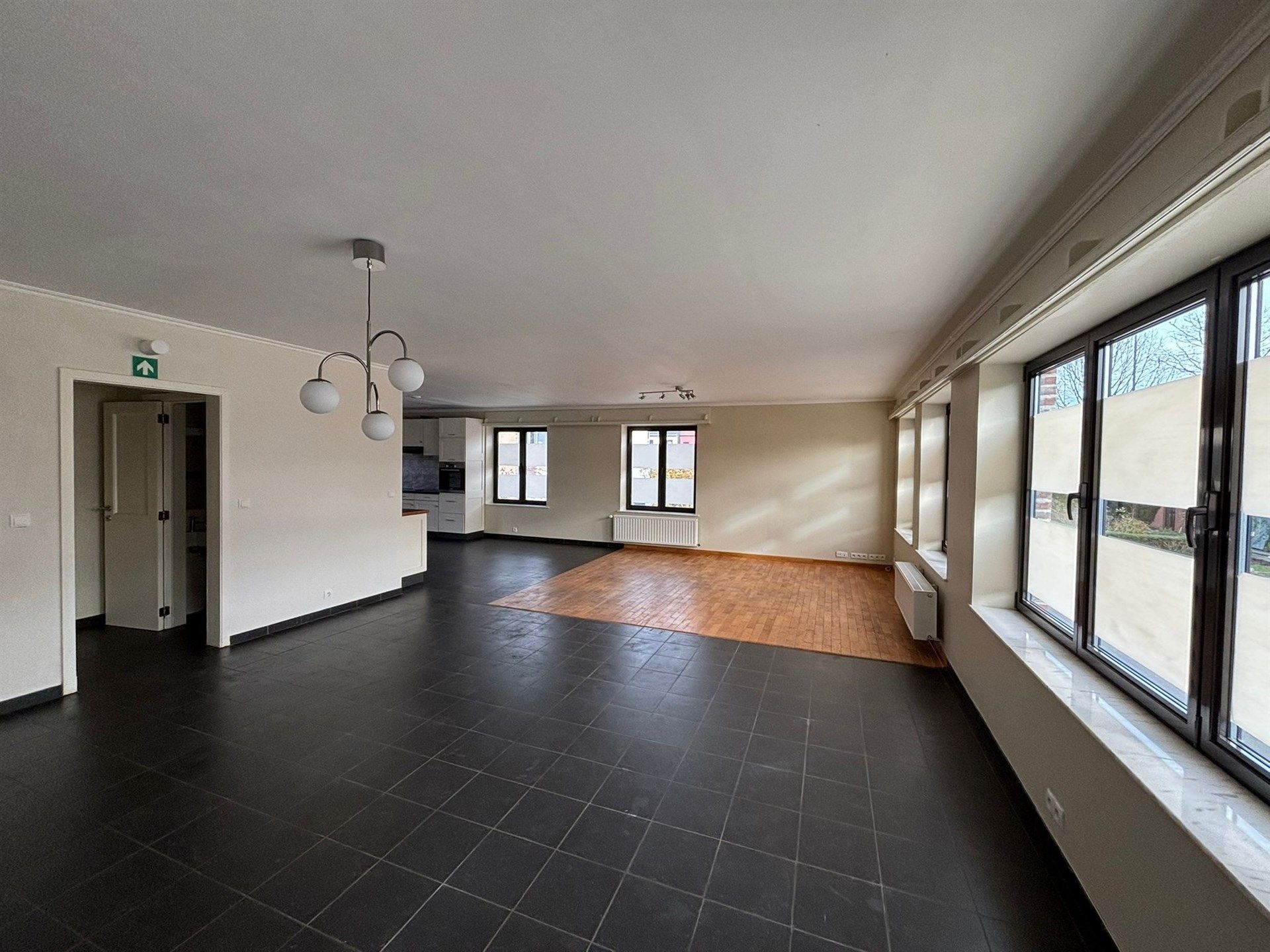 Ruim en lichtrijk duplex appartement met 3 slaapkamers en garage foto 4