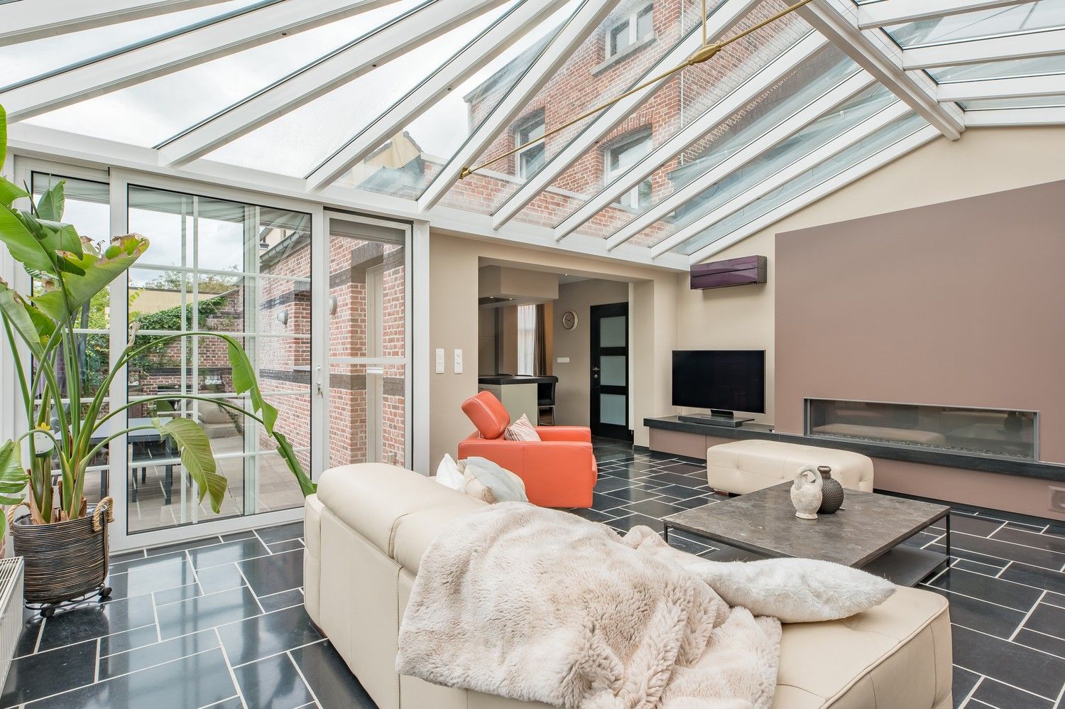 INSTAPKLARE WONING I ZWEMBAD I 4 SLPK foto 19