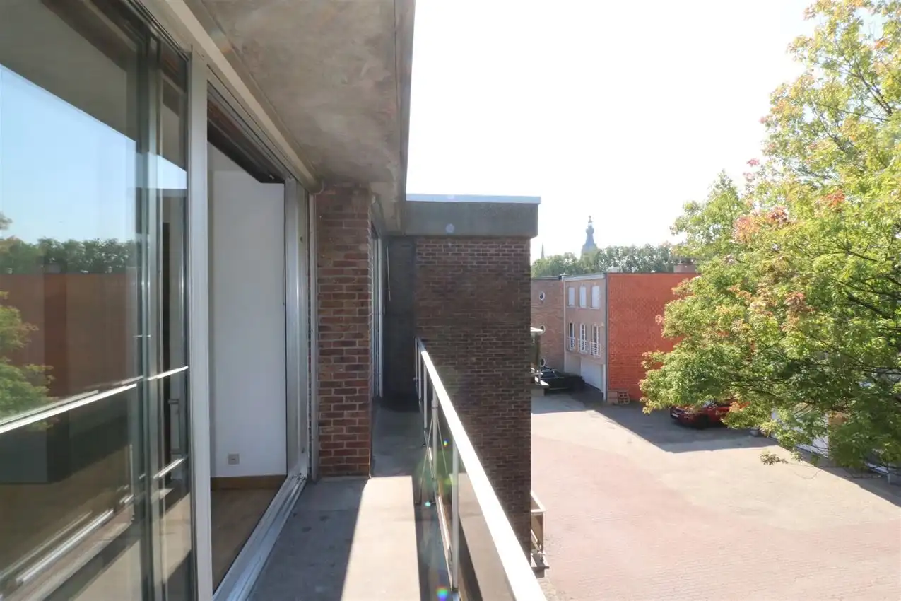Zonnig appartement met 2 slaapkamers en garage op zeer goede, rustige locatie foto 29