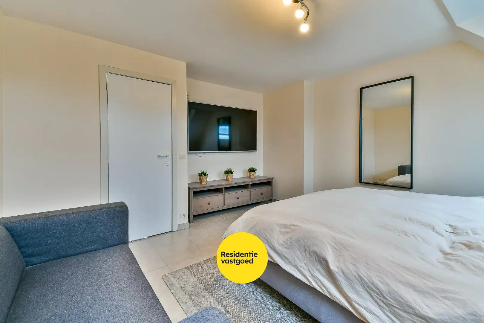 Bel-étagewoning met ruimte tuin te huur in Zandvoorde  foto 7