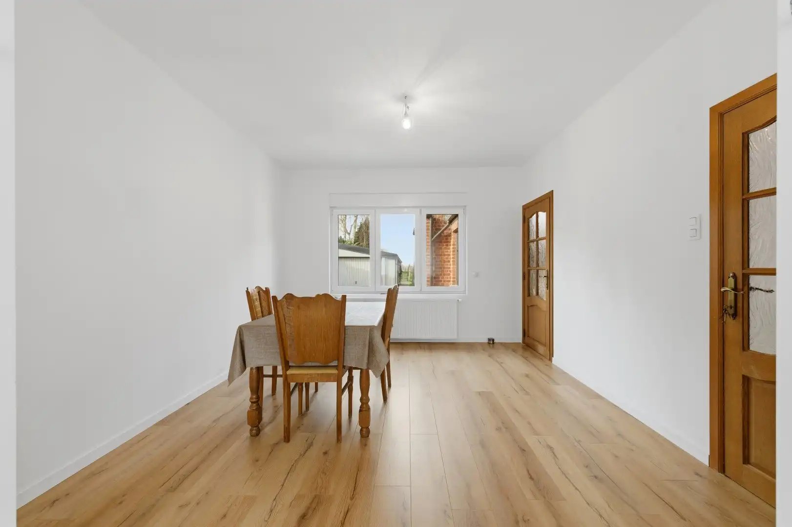 Instapklare halfopen bebouwing met 2 slaapkamers en ruime tuin foto 7