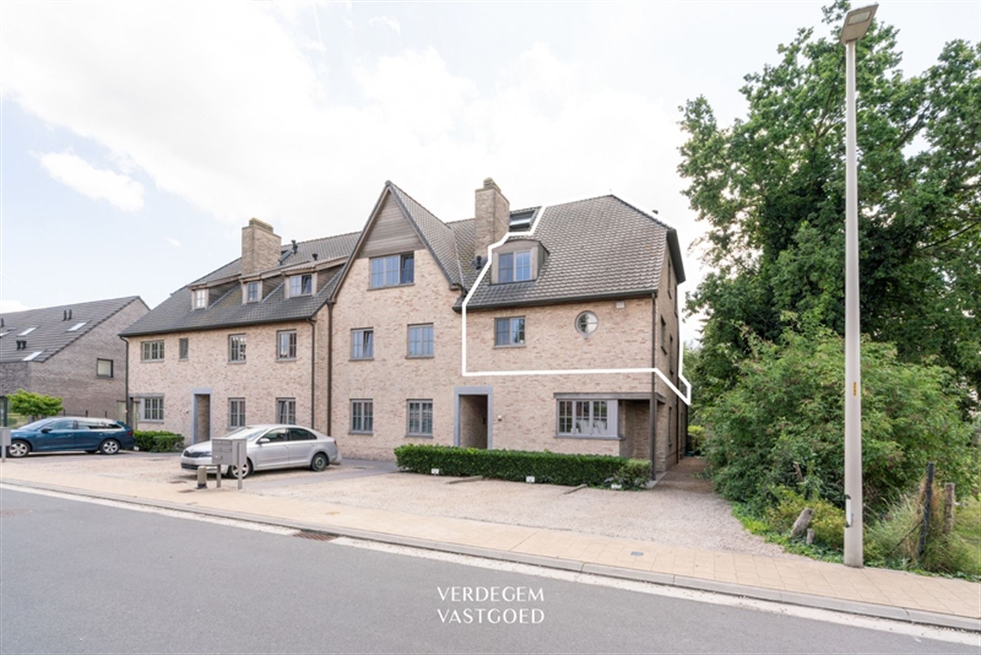 Prachtig duplexappartement met groot terras, 2 slaapkamers en carport foto 17