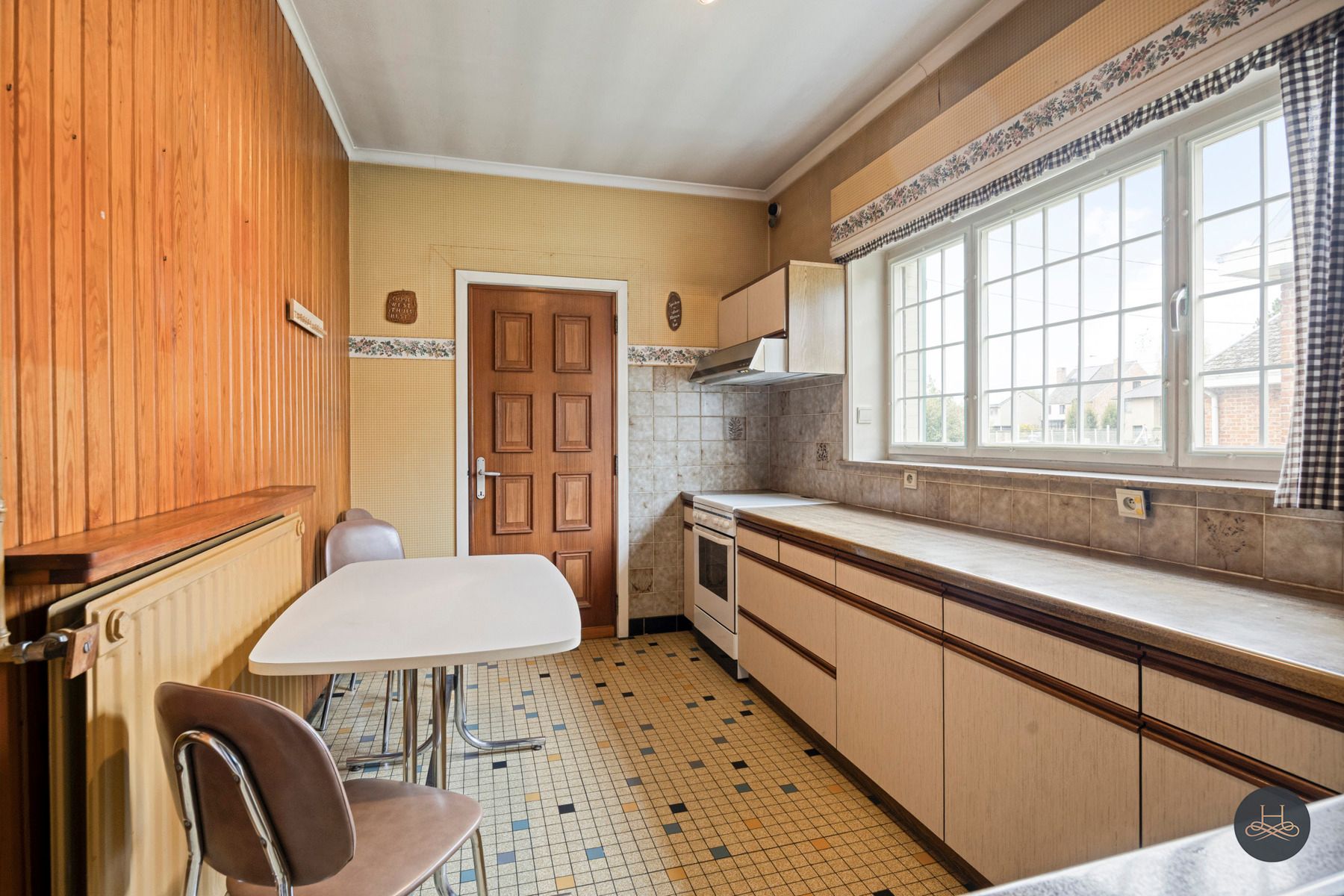 Charmante woning met gezellige tuin op toplocatie foto 10
