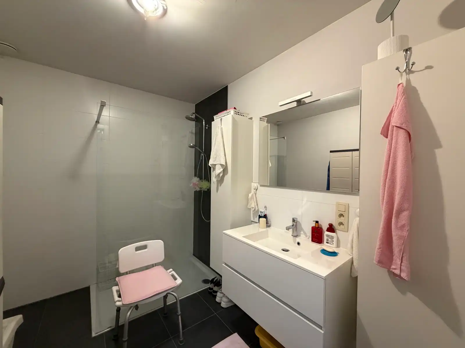 Recent appartement met 2 slaapkamers foto 7