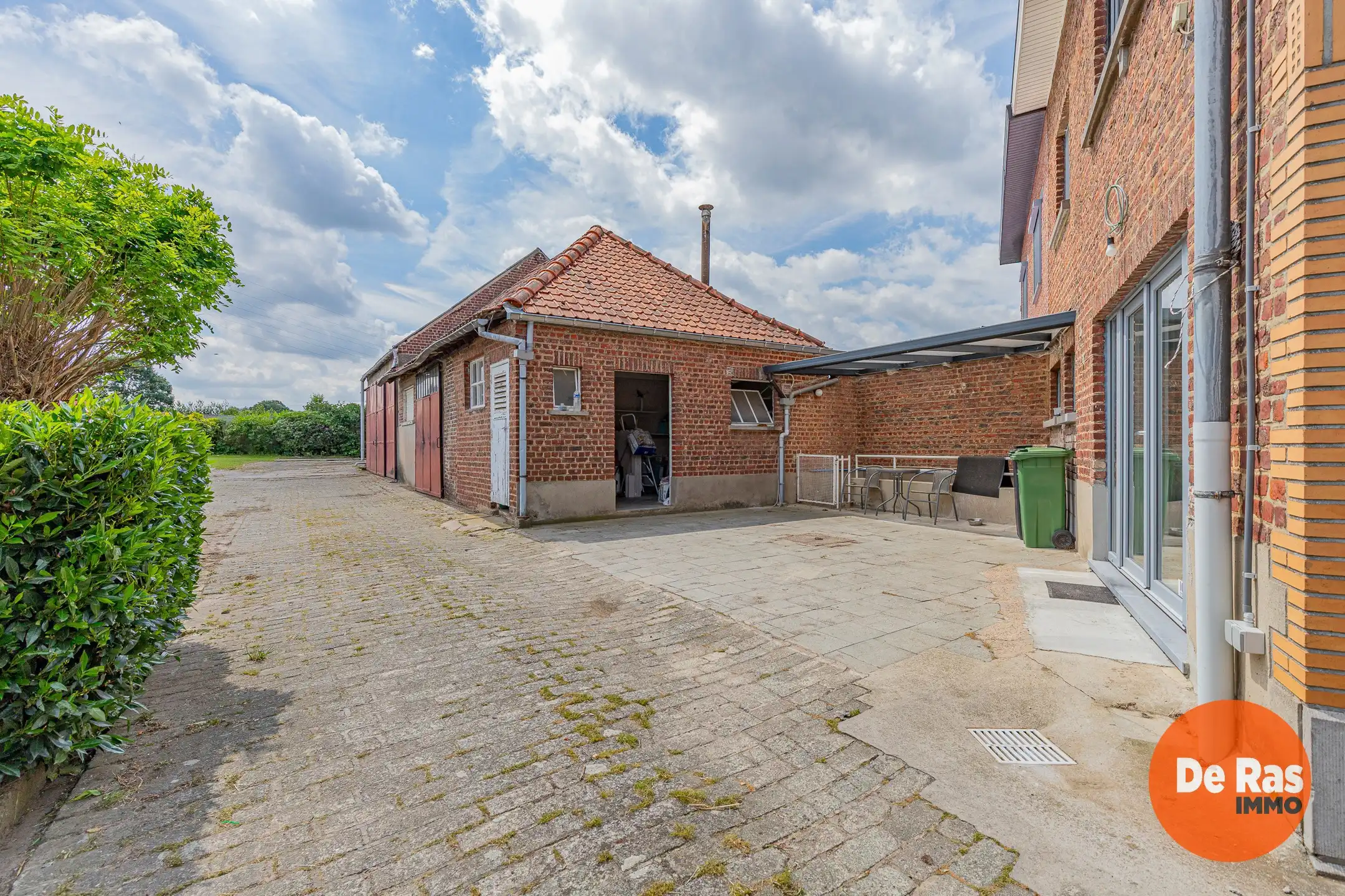 LIEDEKERKE – Gezinswoning met weide en loodsen op 30a 25ca foto 27