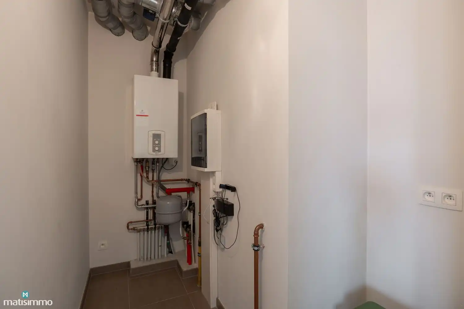 INSTAPKLAAR APPARTEMENT MET 2 SLAAPKAMERS NABIJ HET CENTRUM VAN BILZEN foto 7