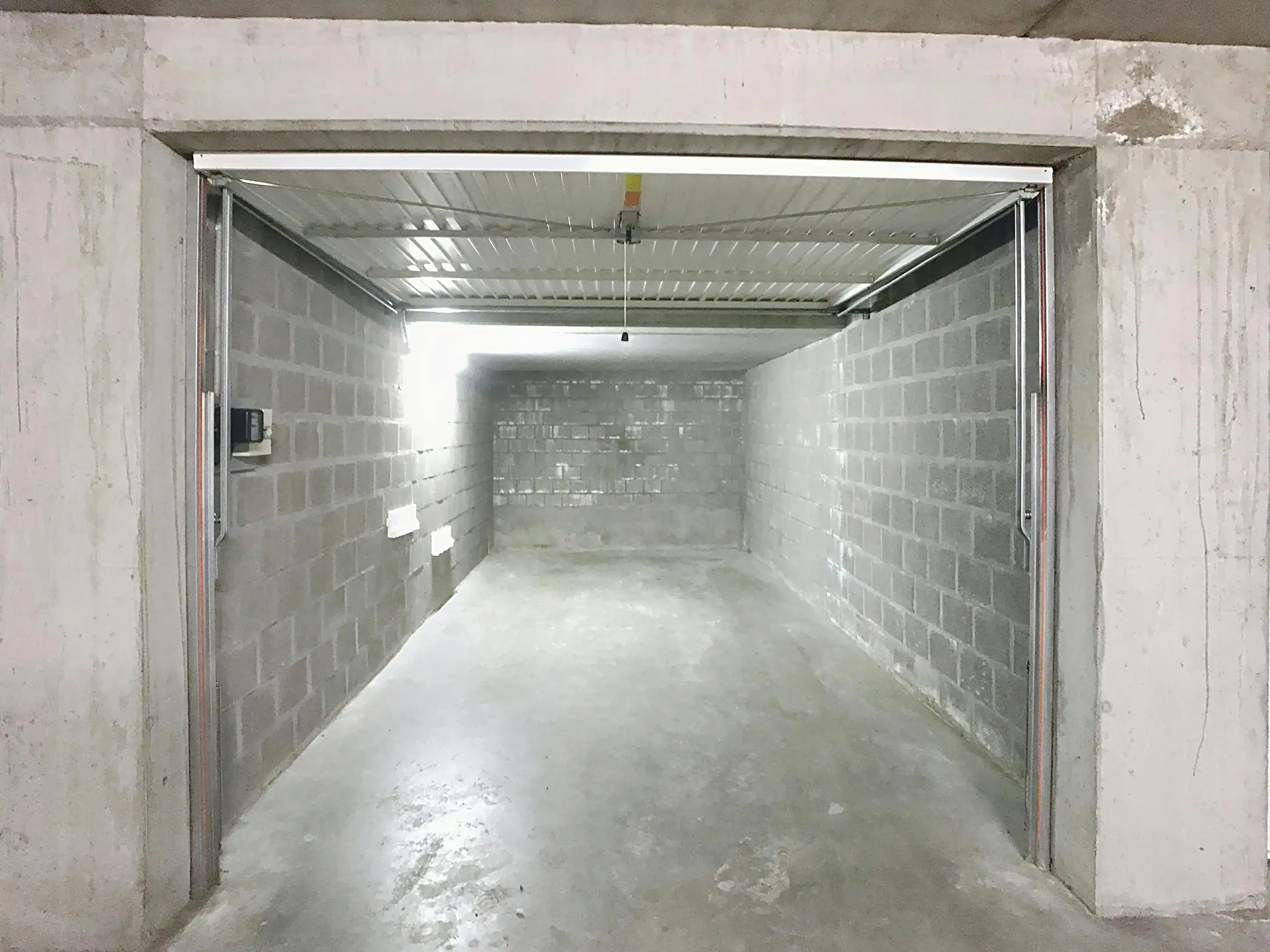 Goedgelegen garagebox te koop te Duinenweg in Middelkerke! foto 3