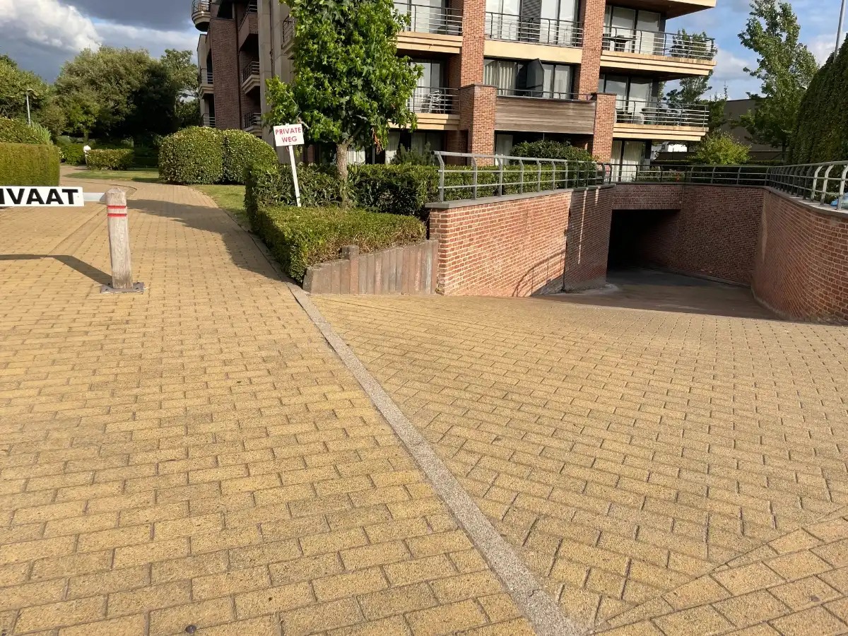 Gelijkvloers 1-slpk-APP + garage foto 28