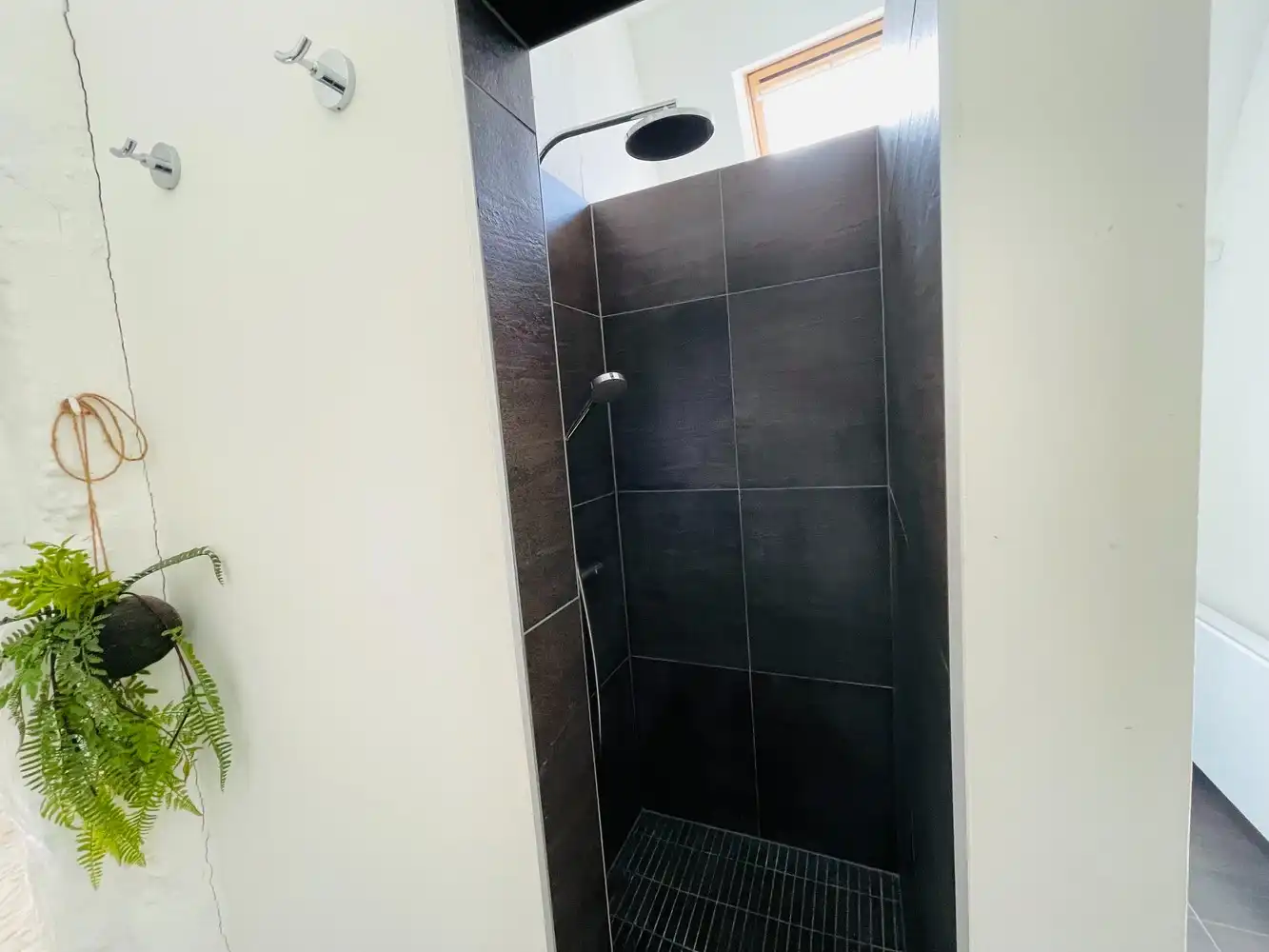 Brugge centrum , op een Idyllische locatie, aan één van de mooiste reien van Brugge,  RECENT GERENOVEERD LICHTRIJK GEMEUBELD🪑🛌HOEKHUIS foto 19