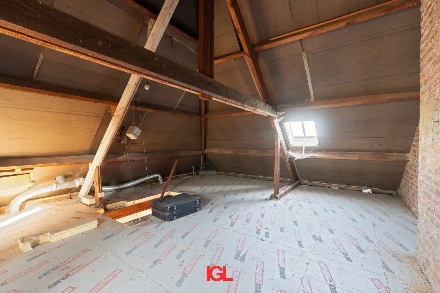 Moderne 3-gevelwoning te koop foto 11