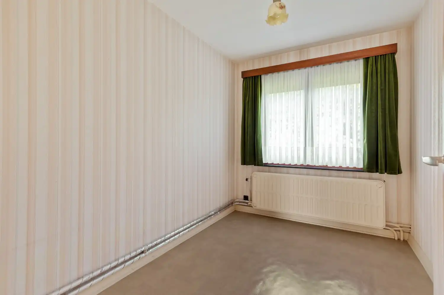 Charmante Halfopen woning met inpandige garage op toplocatie in Oelegem! foto 10