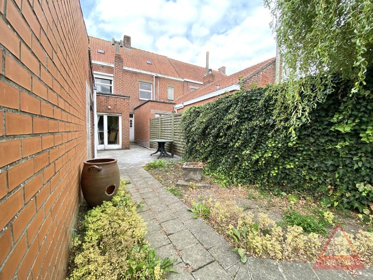 Zonnebeke – Renovatiepand met tuin nabij het Kasteelpark foto 7