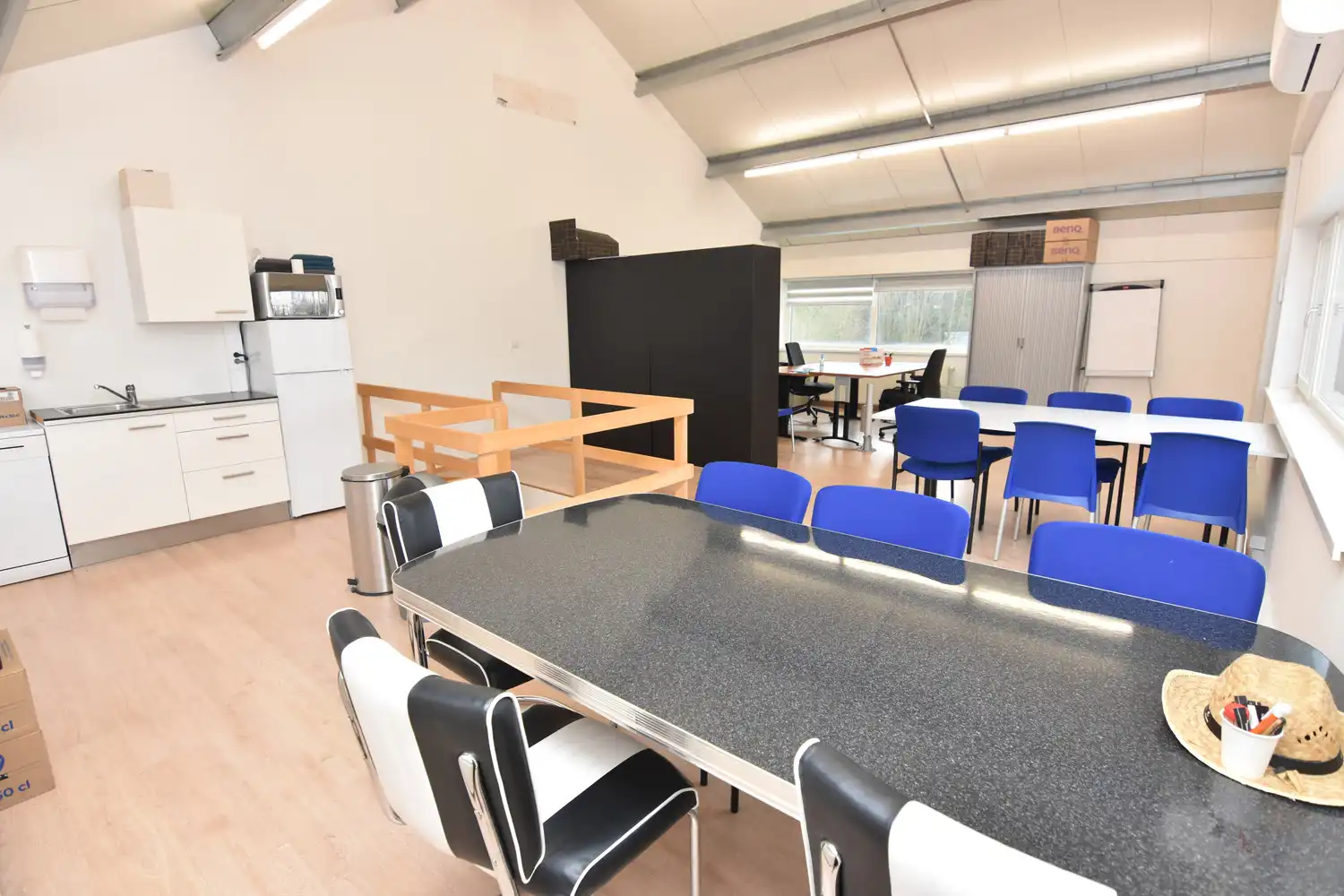 CENTRAAL GELEGEN KANTOORRUIMTE 110M2 foto 14