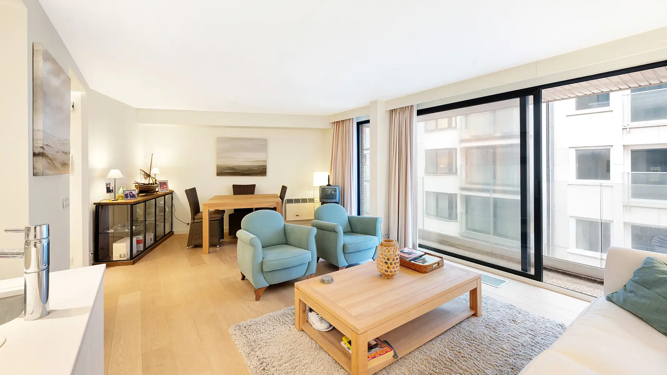 appartement in het Zoute met breed zijdelings zeezicht foto 8