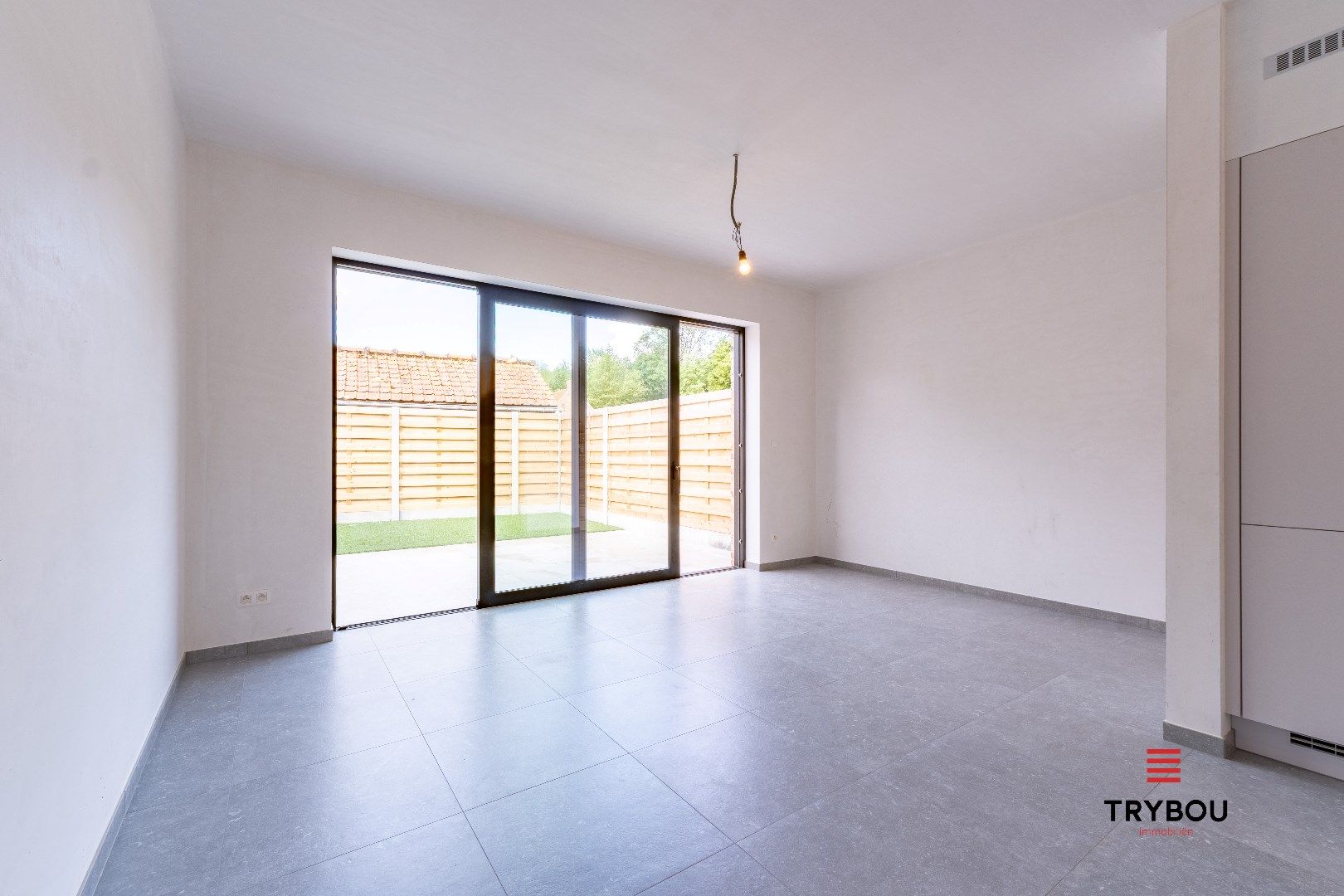 Instapklare gezinswoning in hartje Merkem met 4 slaapkamers en zonnige tuin foto 9