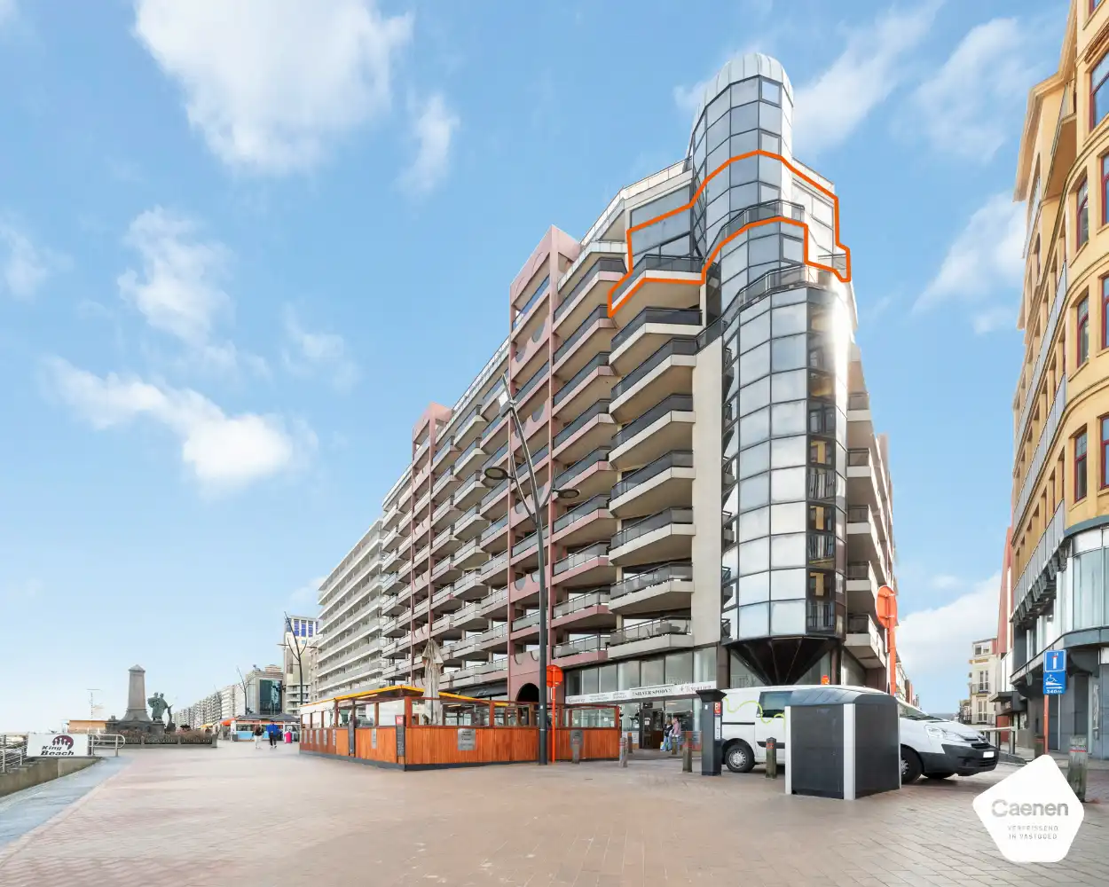 Gerenoveerd twee slaapkamer appartement met zowel frontaal zeezicht als zicht op het hinterland foto 17