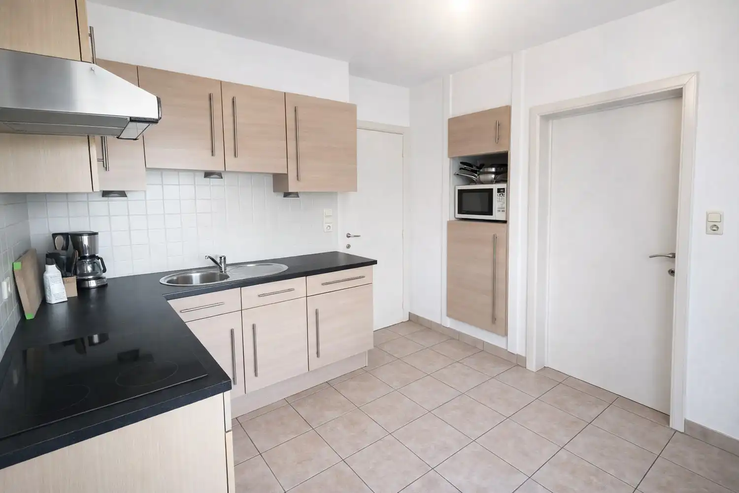 Vrijstaande woning met ruime tuin en dubbele garage op topligging te Maldegem foto 7