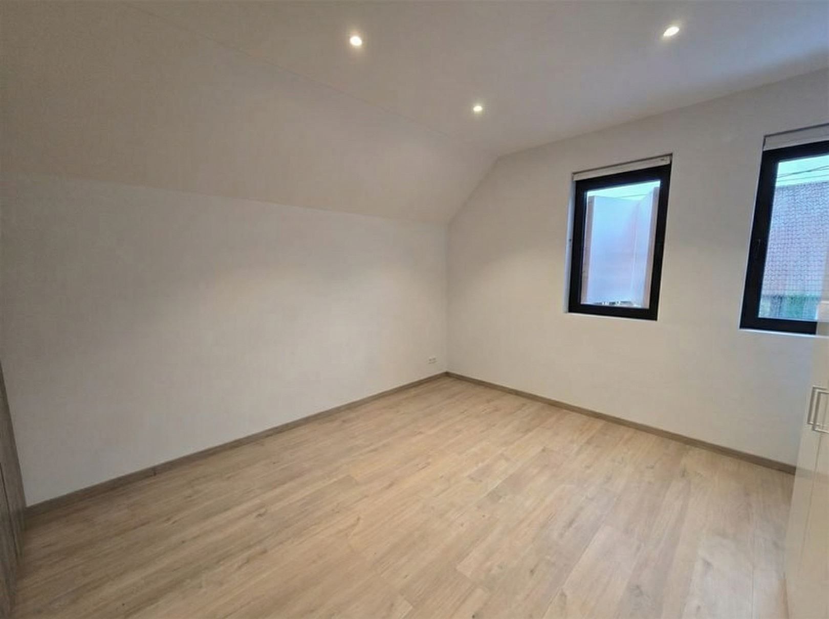 Instapklare woning te huur in Nederename foto 11