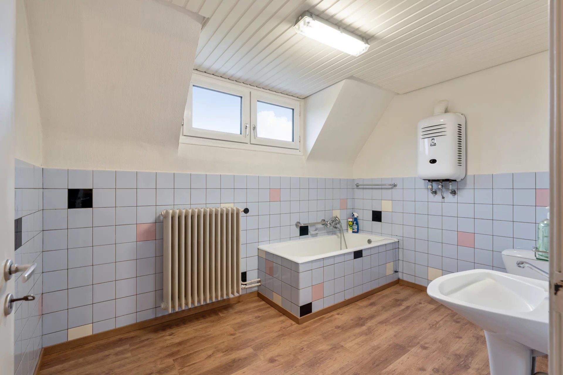 Gezinswoning op ruim perceel te Heusden foto 11