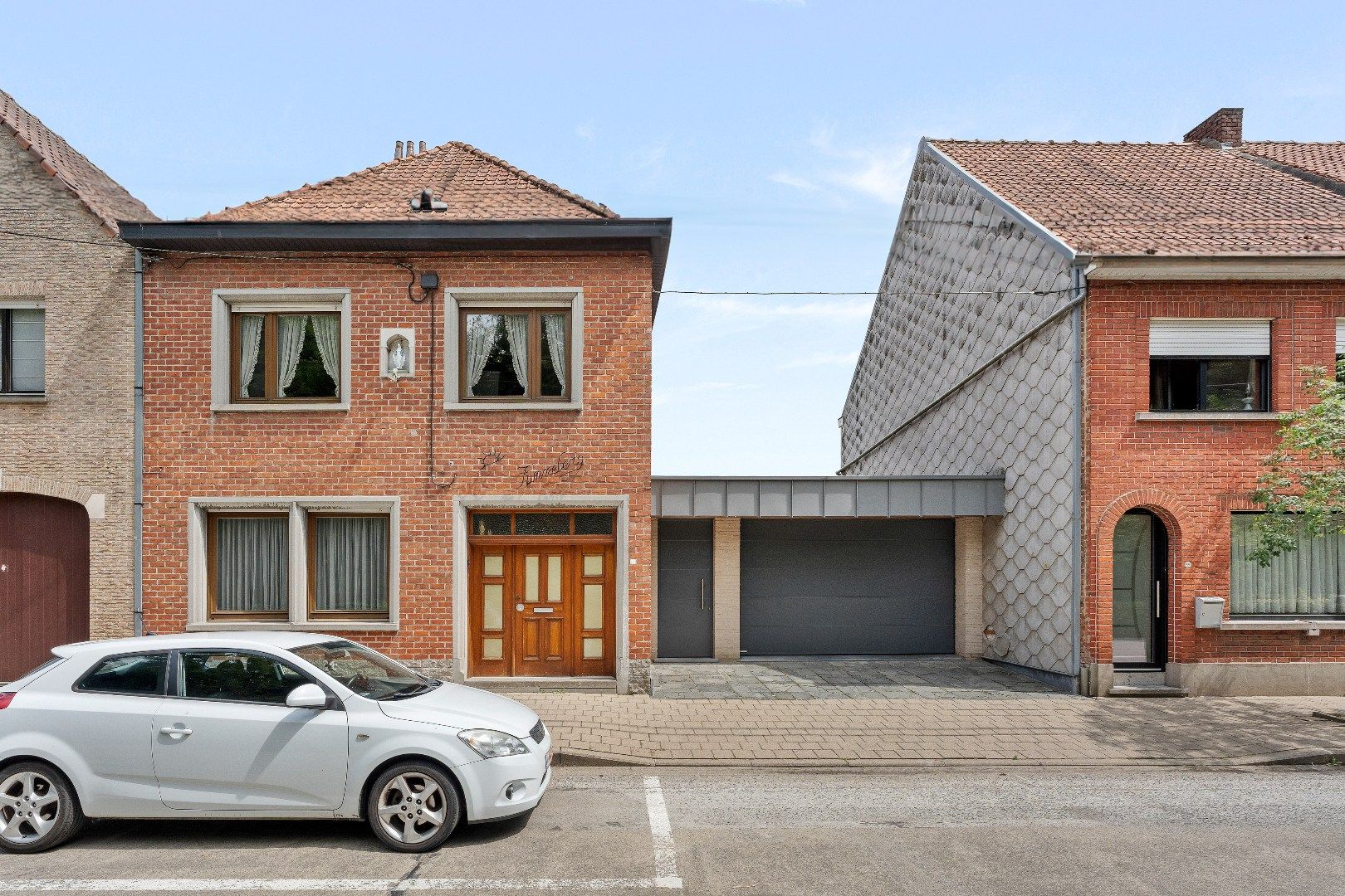 Hoofdfoto van de publicatie: Ruime woning met grote garage, tuin en 4 slaapkamers in Dadizele