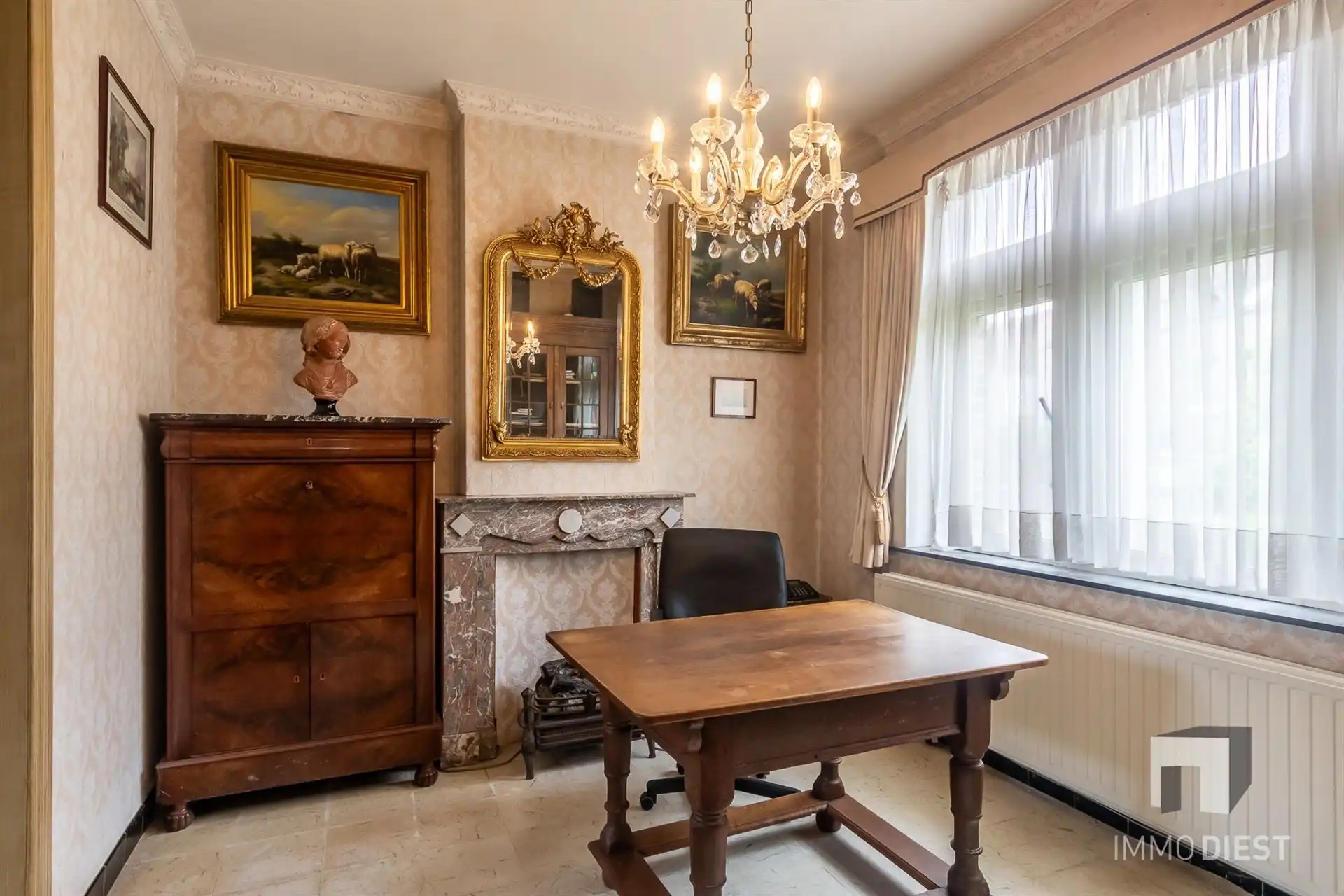 Elegante woning met vele mogelijkheden, gezellige tuin en dubbele garage foto 14