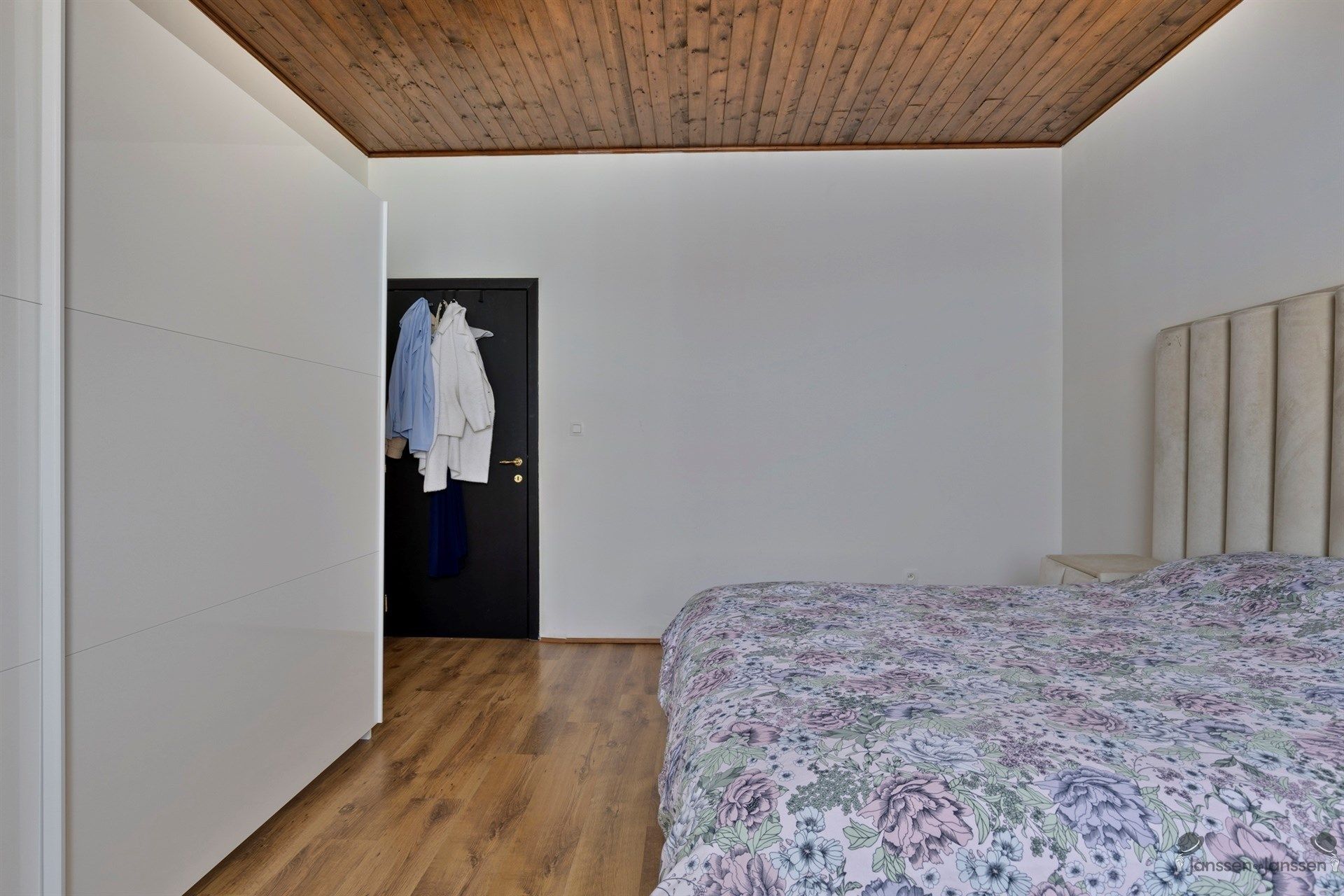 Veelzijdige Hoekwoning met 3 tot 5 slpk op centrale locatie wonen, werken of groeien met het gezin foto 16