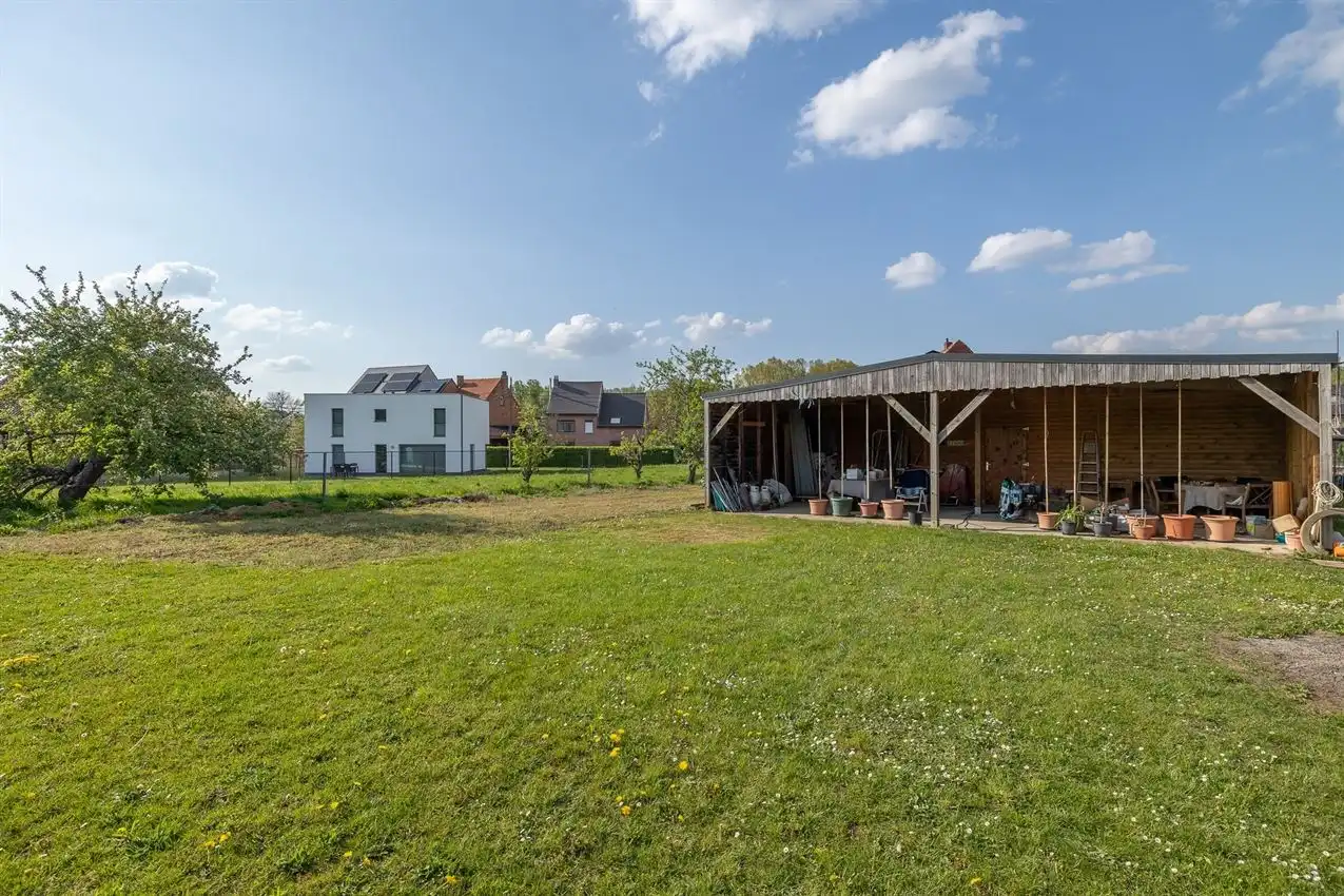 Te renoveren woning met ruimte, rust en potentieel foto 27