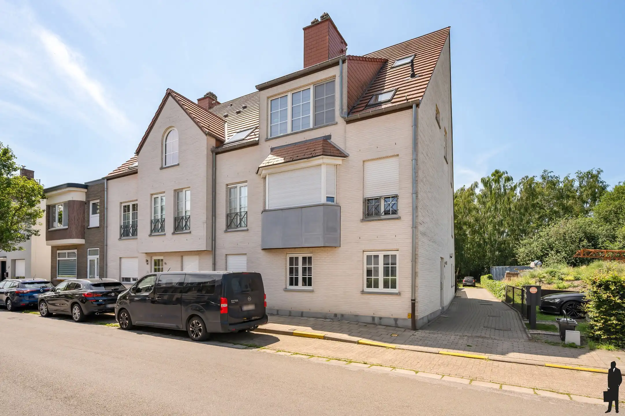 Instapklaar duplex appartement met 2 slaapkamers, ruim terras en carport&nbsp;in het centrum van Essen. foto 29