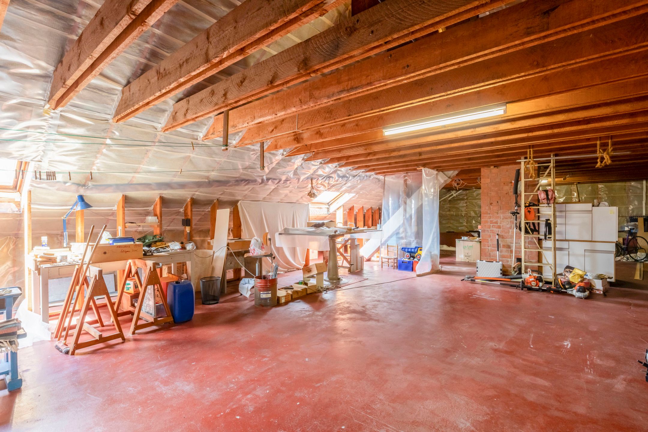 Jaren zeventig villa op prachtig perceel foto 17