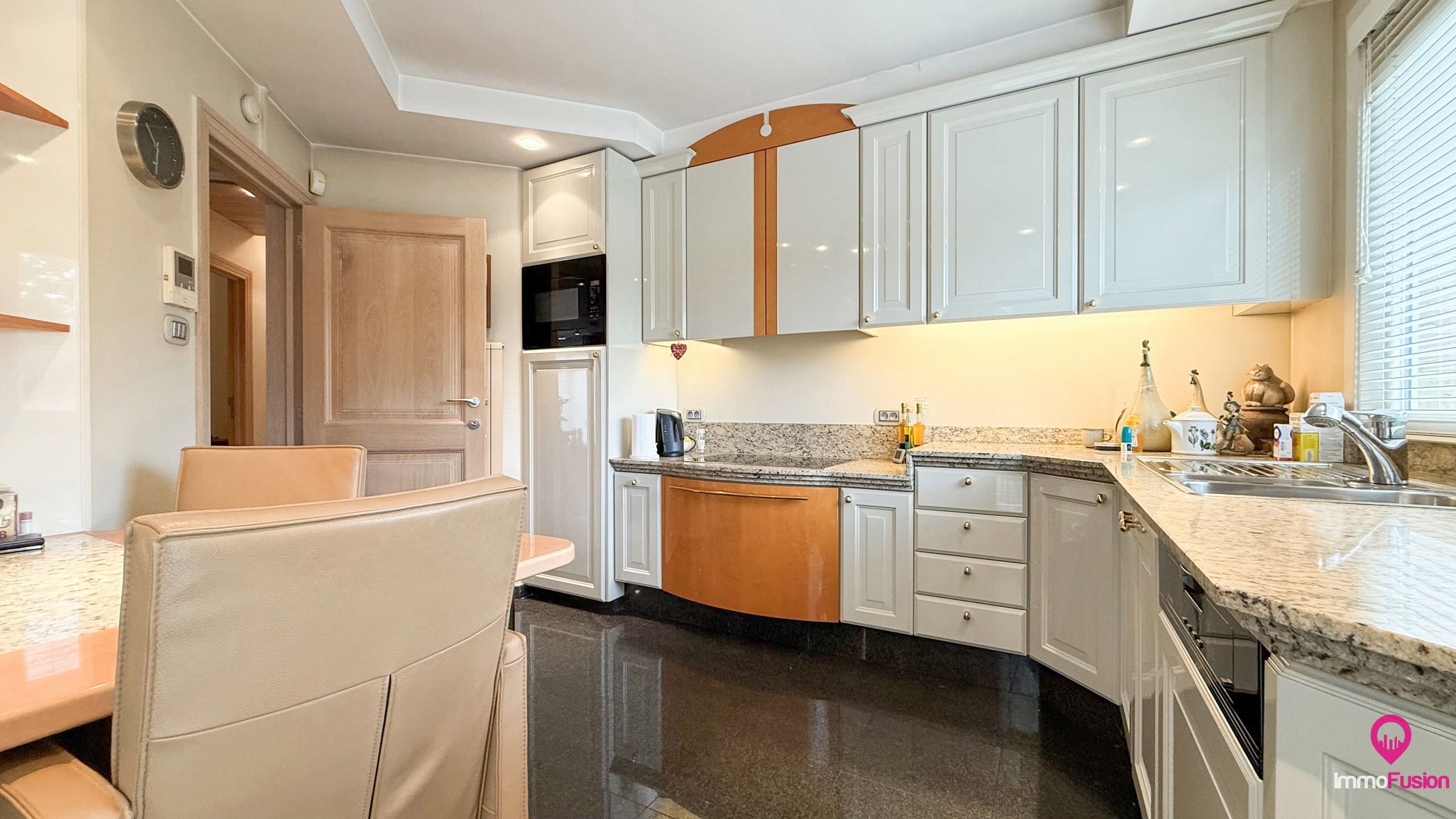 Prachtige villa met 4 slaapkamers te koop in Houthalen! foto 16