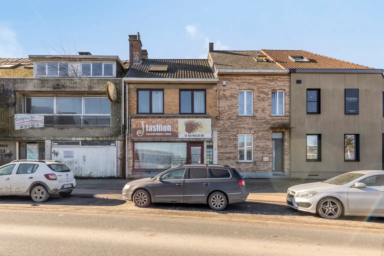 Handelsruimte met woonst foto 2