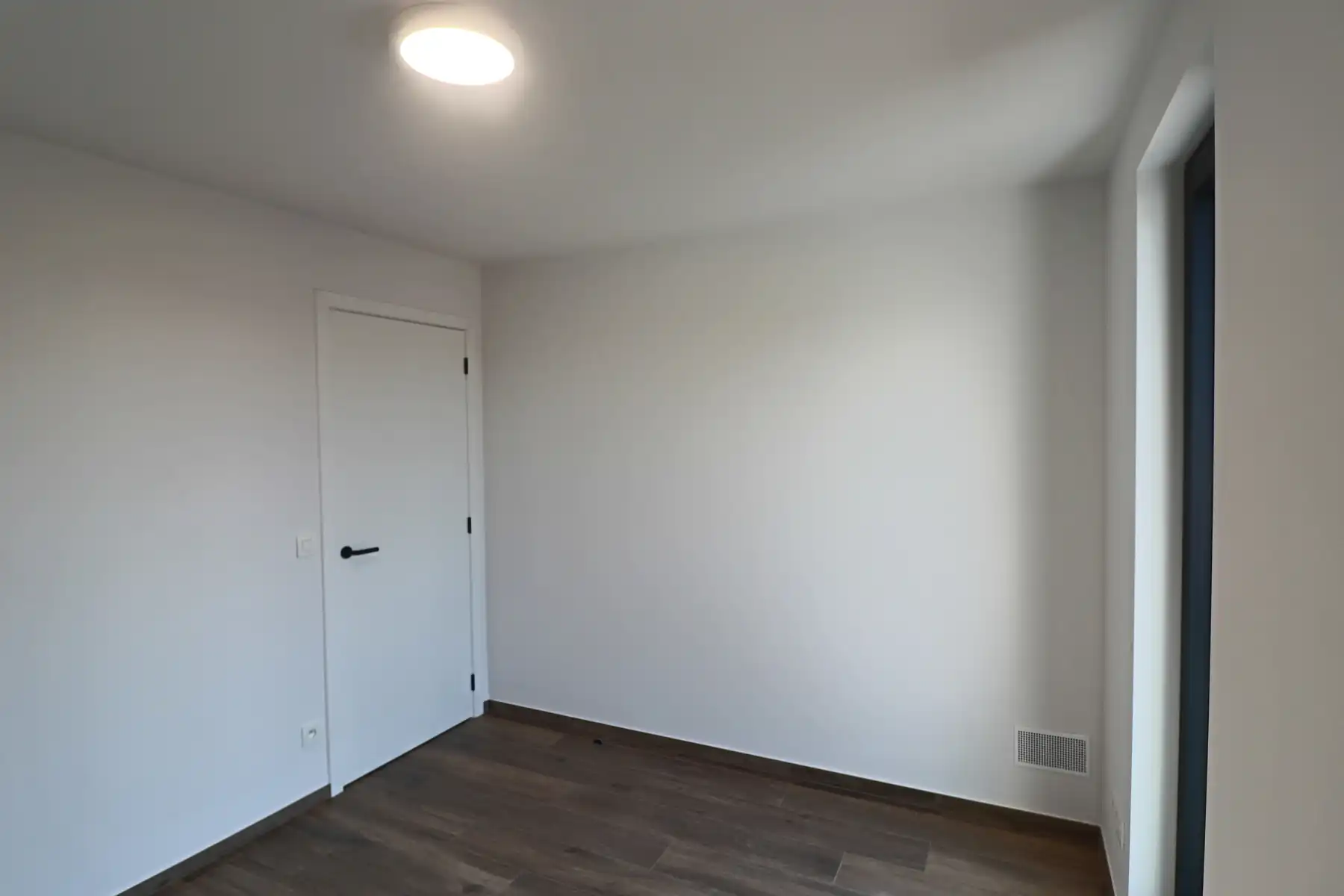 Energiezuinige nieuwbouwwoning met 4 slaapkamers, terras tuin en carport. foto 11