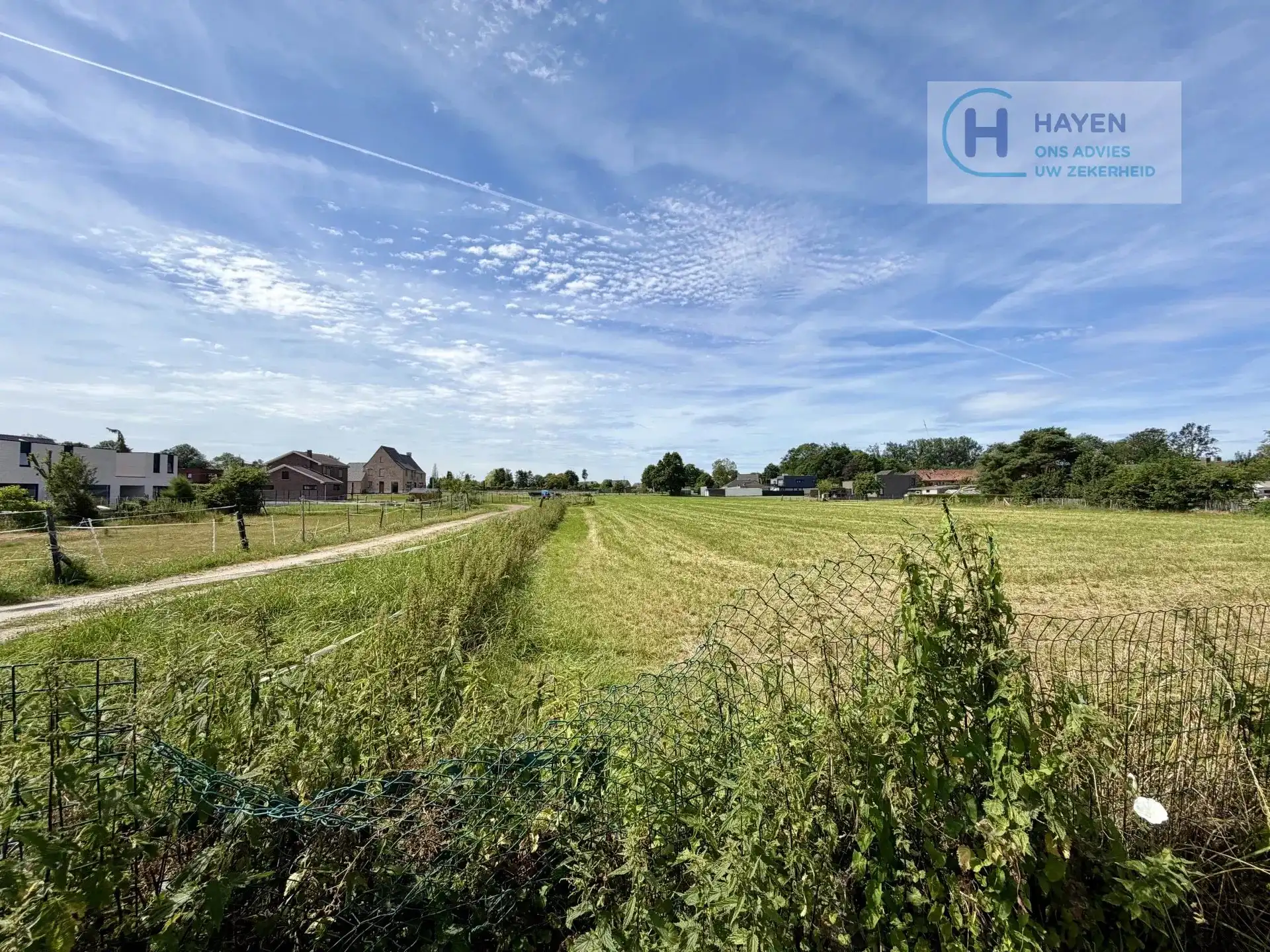 Ruime gezinswoning met prachtige tuin in Bilzen-Hoeselt foto 18
