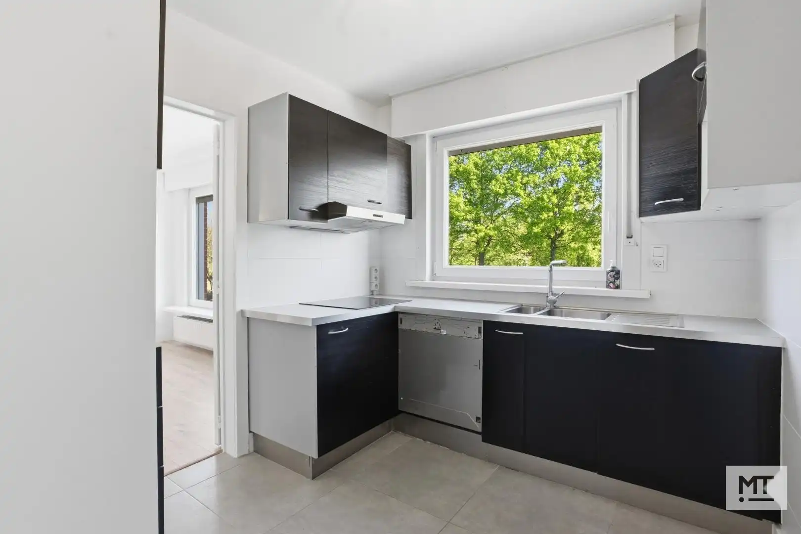Instapklare, energiezuinige woning met 3 slaapkamers, tuin en garage te koop in een rustige wijk te Zonnebeke foto 6